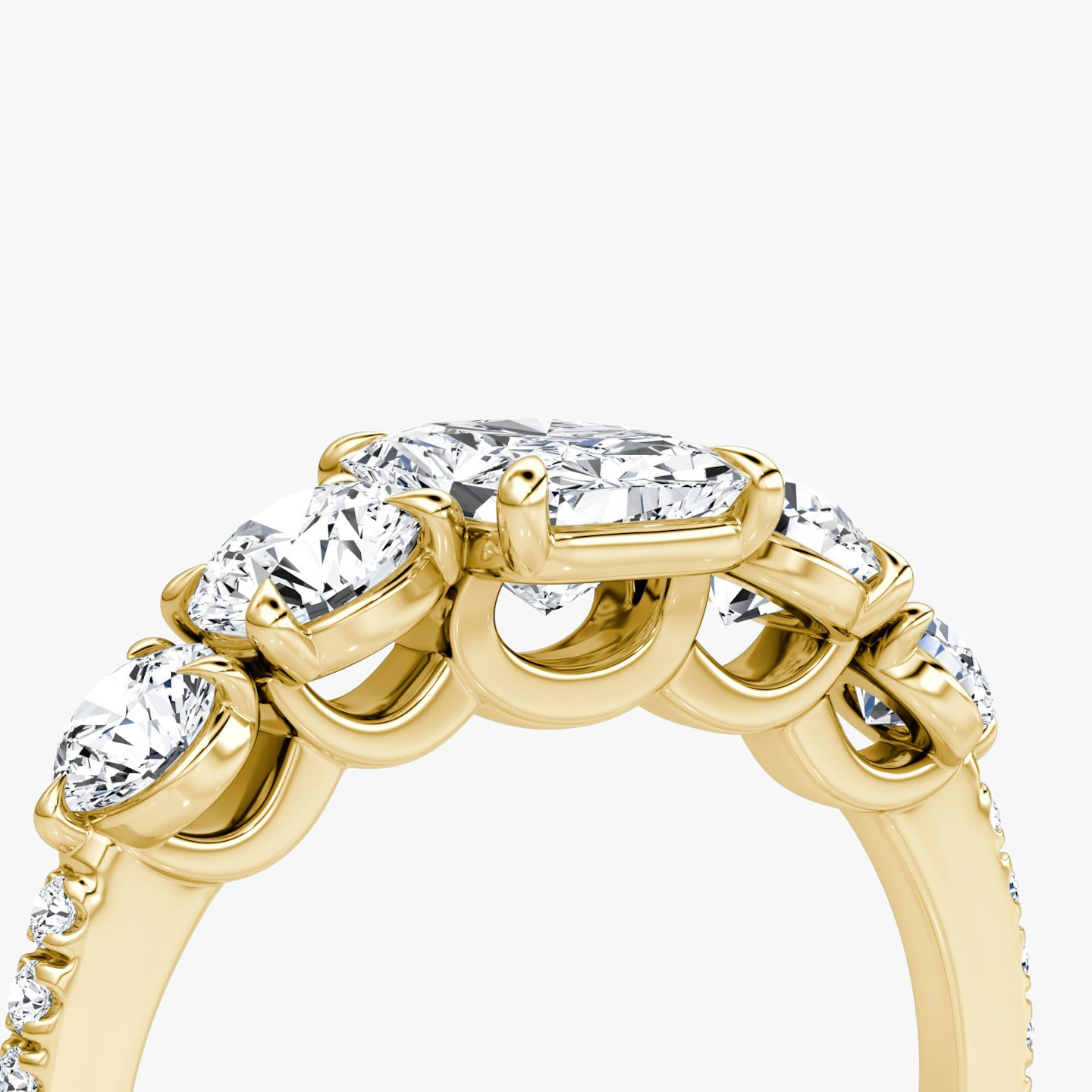 Anillo de compromiso Signature Five Stone | Radiante | 18k | Oro amarillo | bandAccent: Pavé | diamondOrientation: vertical | caratWeight: other