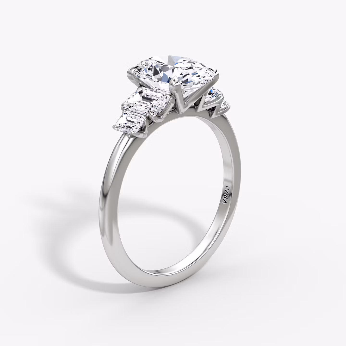 The Statement Five Stone | Oval | 18k | White Gold | bandAccent: Plain | diamondOrientation: vertical | caratWeight: other