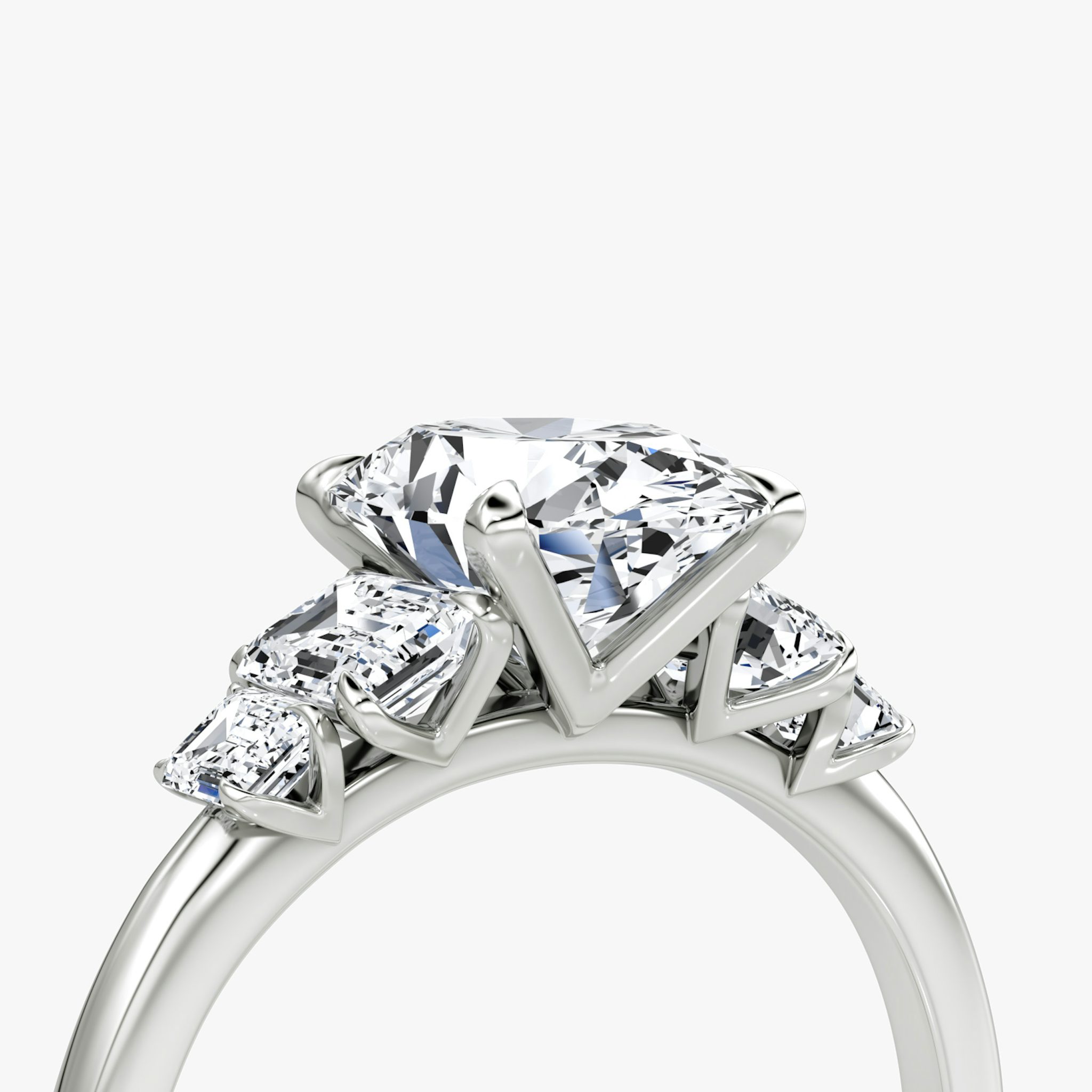 The Statement Five Stone | Oval | 18k | White Gold | bandAccent: Plain | diamondOrientation: vertical | caratWeight: other