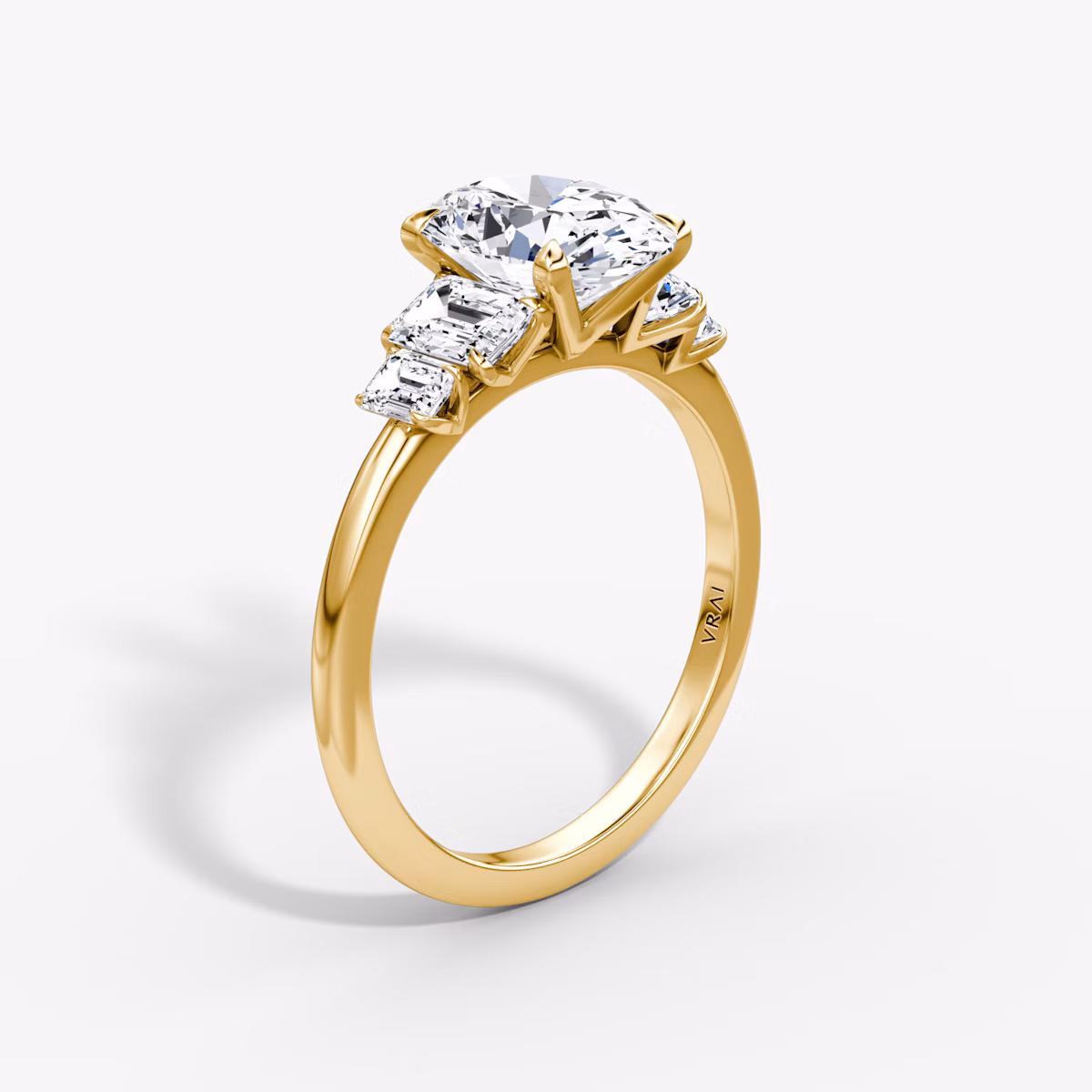 Statement Five Stone | Oval | 18k | Oro amarillo | bandAccent: Simple | diamondOrientation: vertical | caratWeight: other