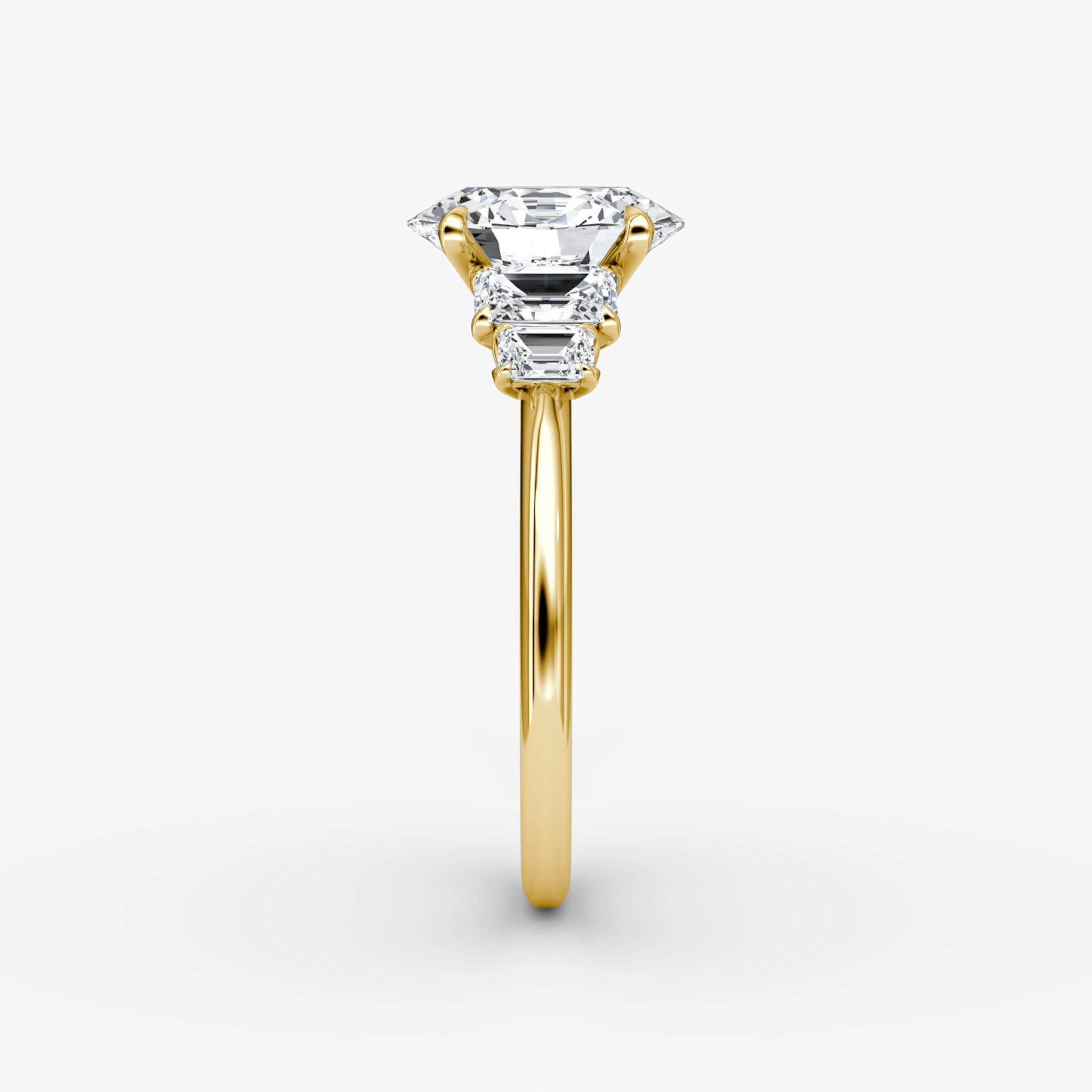 The Statement Five Stone | Oval | 18k | Yellow Gold | bandAccent: Plain | diamondOrientation: vertical | caratWeight: other
