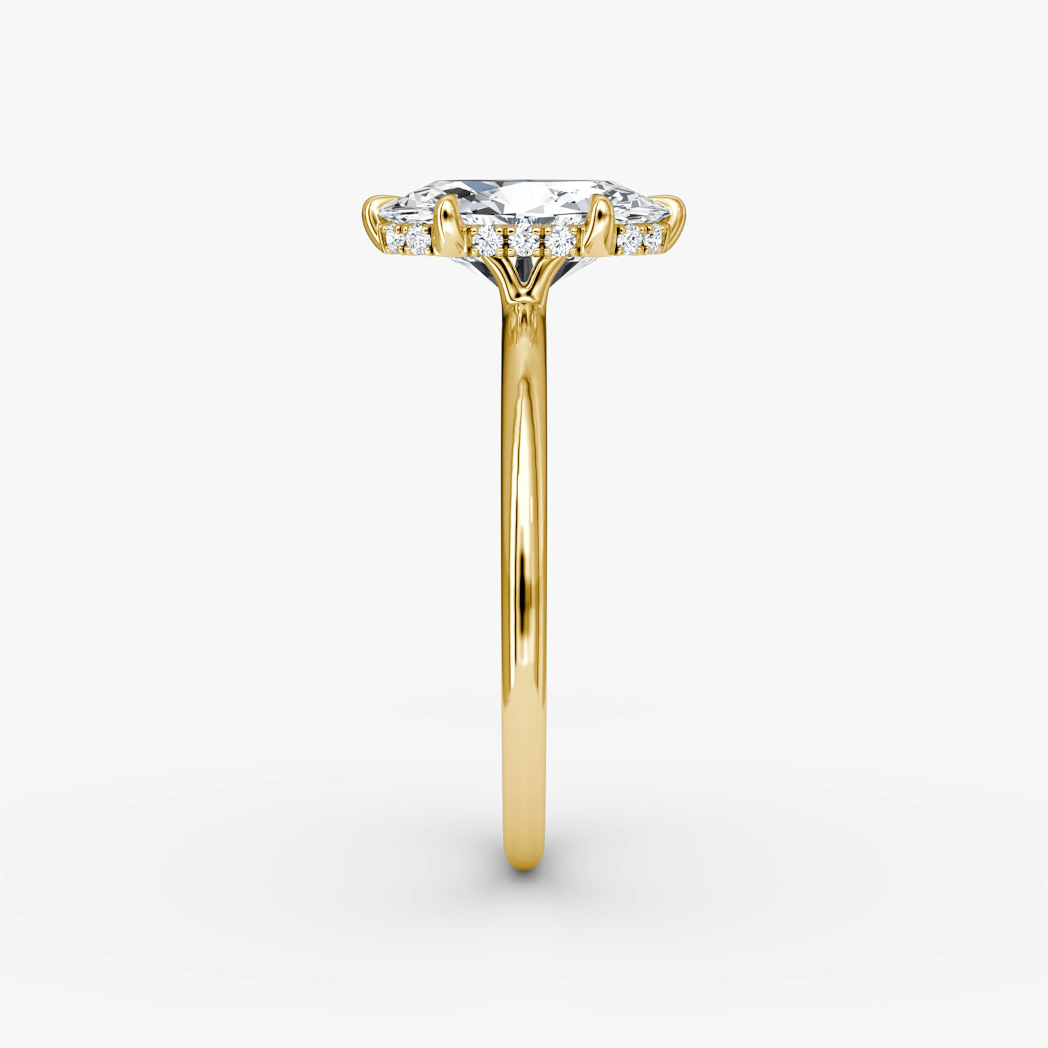The Signature 6 Prong | Oval | 18k | Yellow Gold | bandAccent: Plain | bandWidth: standard | hiddenHalo: yes | diamondOrientation: vertical | caratWeight: other