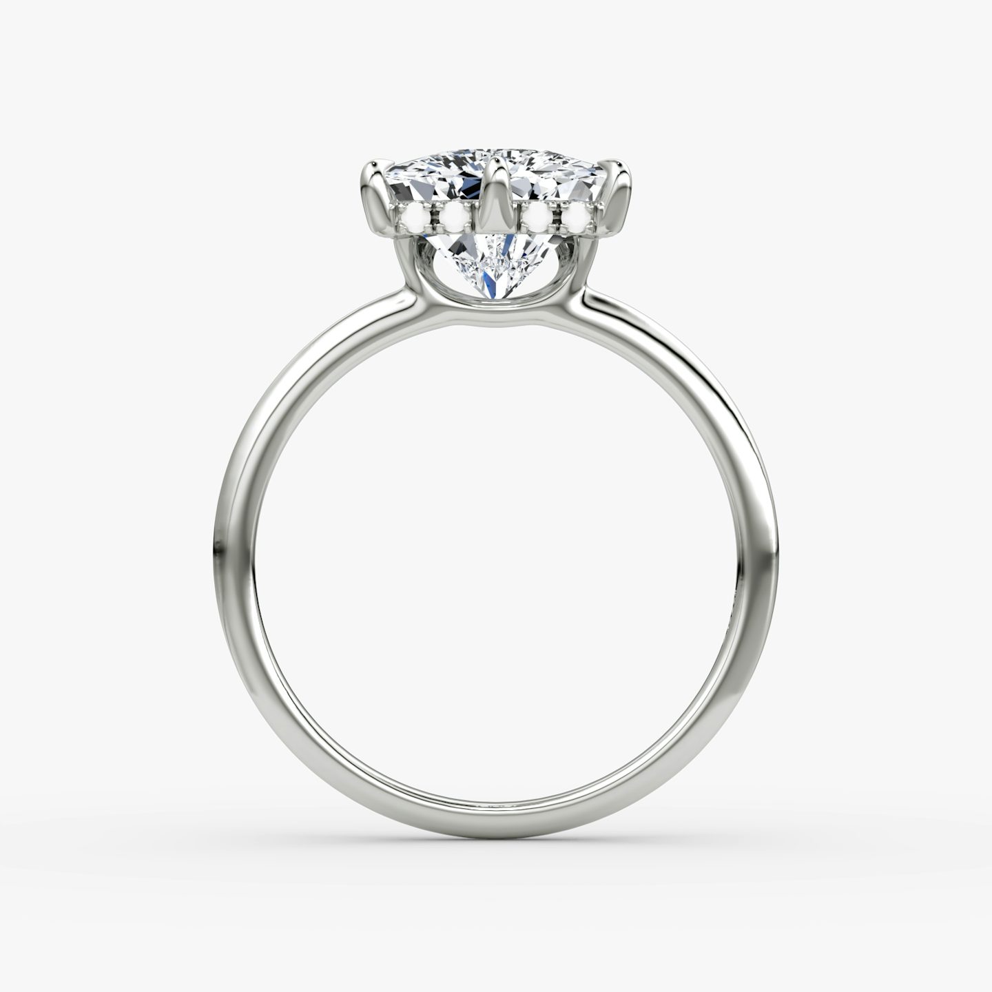 Signature 6 Prong | Trillant | 18k | Weißgold | bandAccent: Ohne Pavé-Besatz | bandWidth: standard | hiddenHalo: yes | diamondOrientation: vertical | caratWeight: other