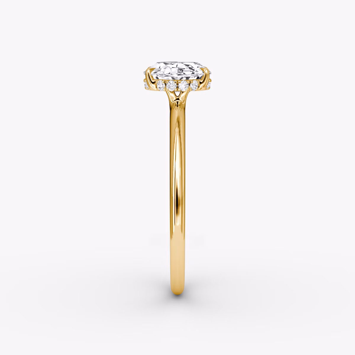 Anillo de compromiso Signature | Oval | 18k | Oro amarillo | bandAccent: Simple | bandWidth: standard | diamondOrientation: horizontal | hiddenHalo: yes | caratWeight: other