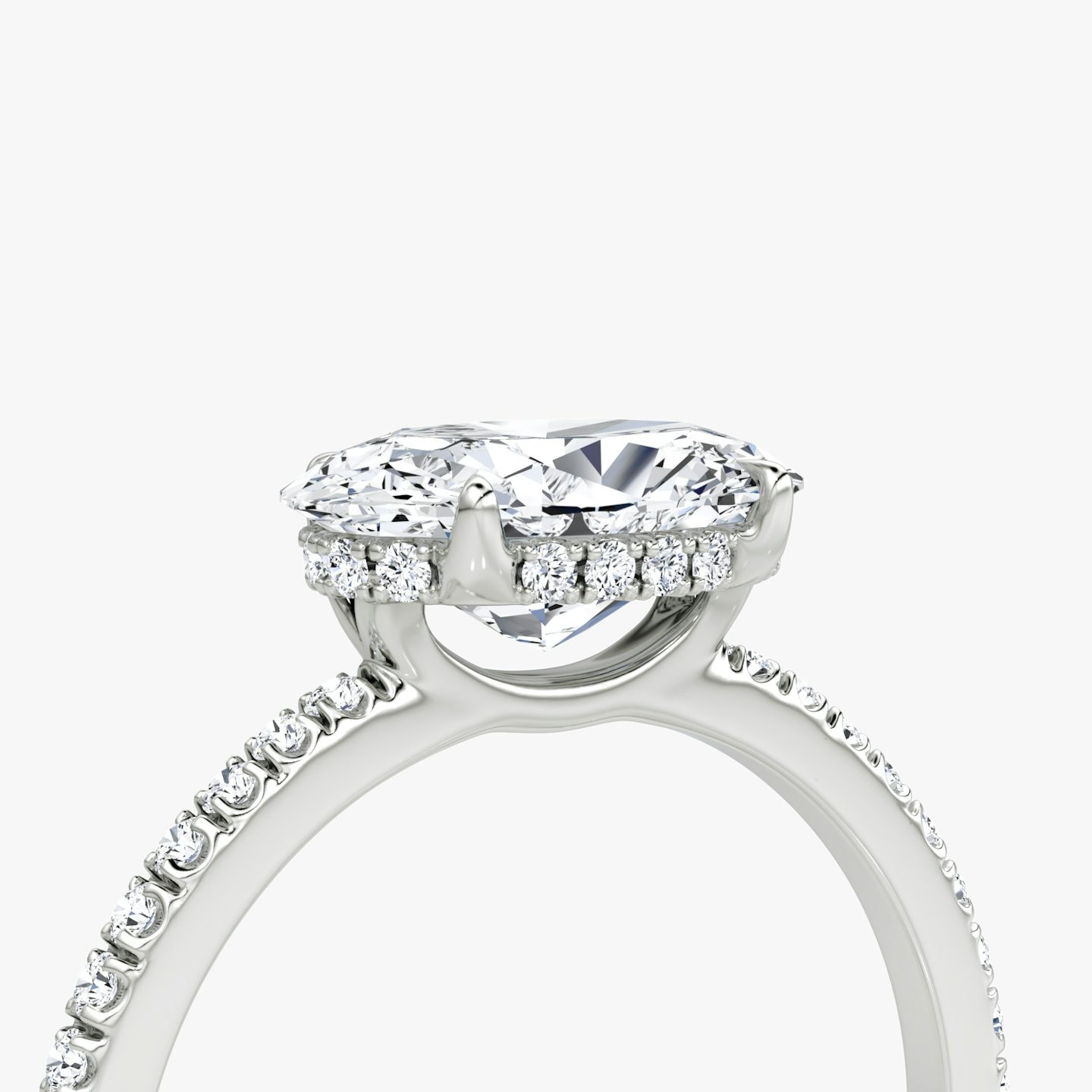 Signature | Oval | 18k | Weißgold | bandAccent: Mit Pavé-Besatz | bandWidth: standard | diamondOrientation: horizontal | hiddenHalo: yes | caratWeight: other