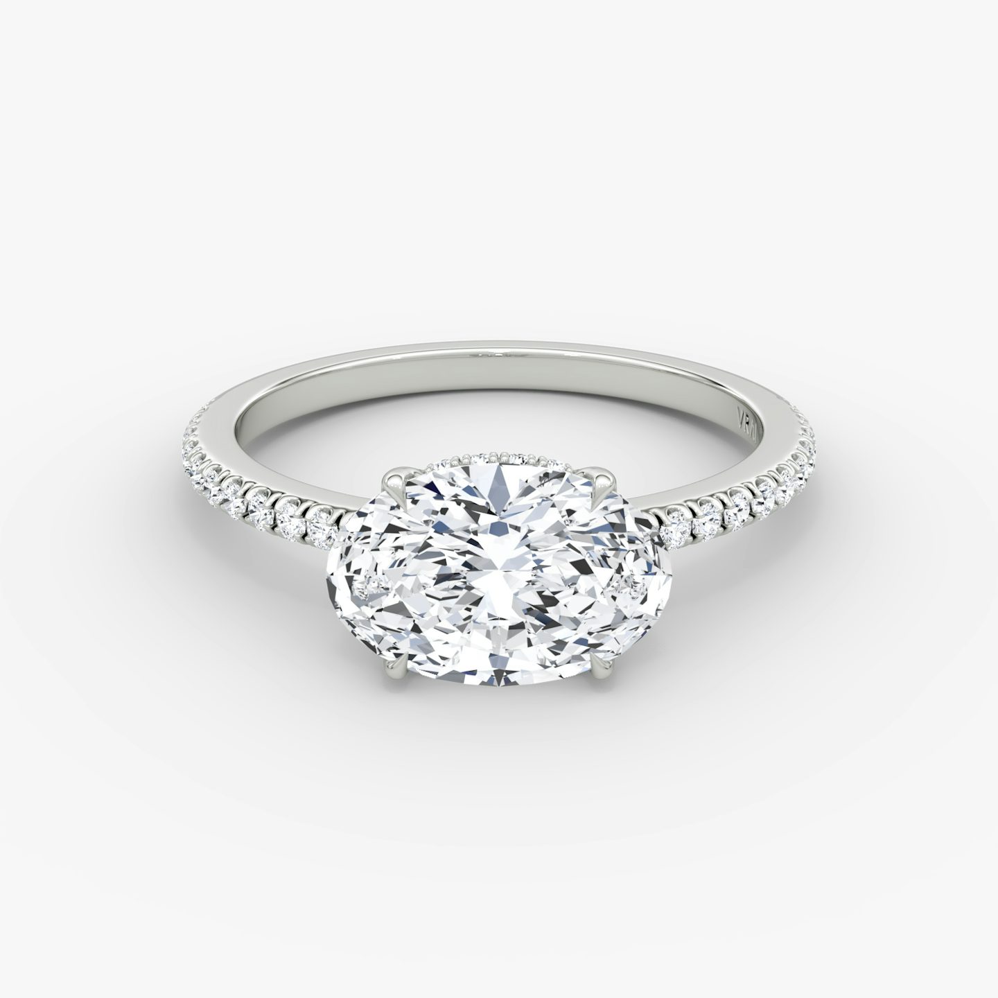 Signature | Oval | 18k | Weißgold | bandAccent: Mit Pavé-Besatz | bandWidth: standard | diamondOrientation: horizontal | hiddenHalo: yes | caratWeight: other