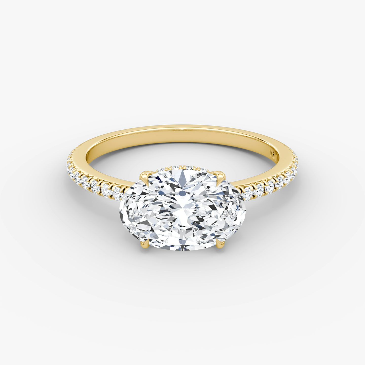 The Signature | Oval | 18k | Yellow Gold | bandAccent: Pavé | bandWidth: standard | diamondOrientation: horizontal | hiddenHalo: yes | caratWeight: other