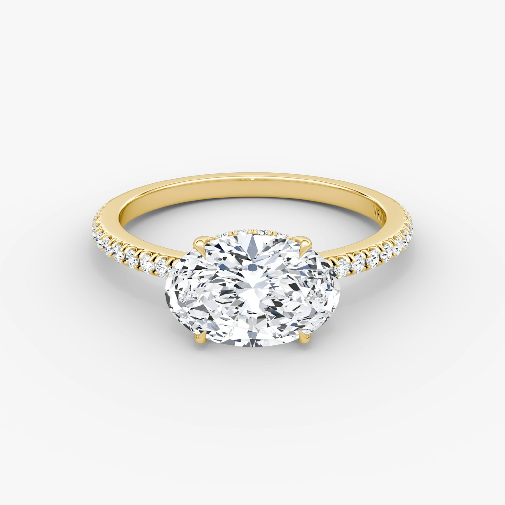 The Signature | Oval | 18k | Yellow Gold | bandAccent: Pavé | bandWidth: standard | diamondOrientation: horizontal | hiddenHalo: yes | caratWeight: other