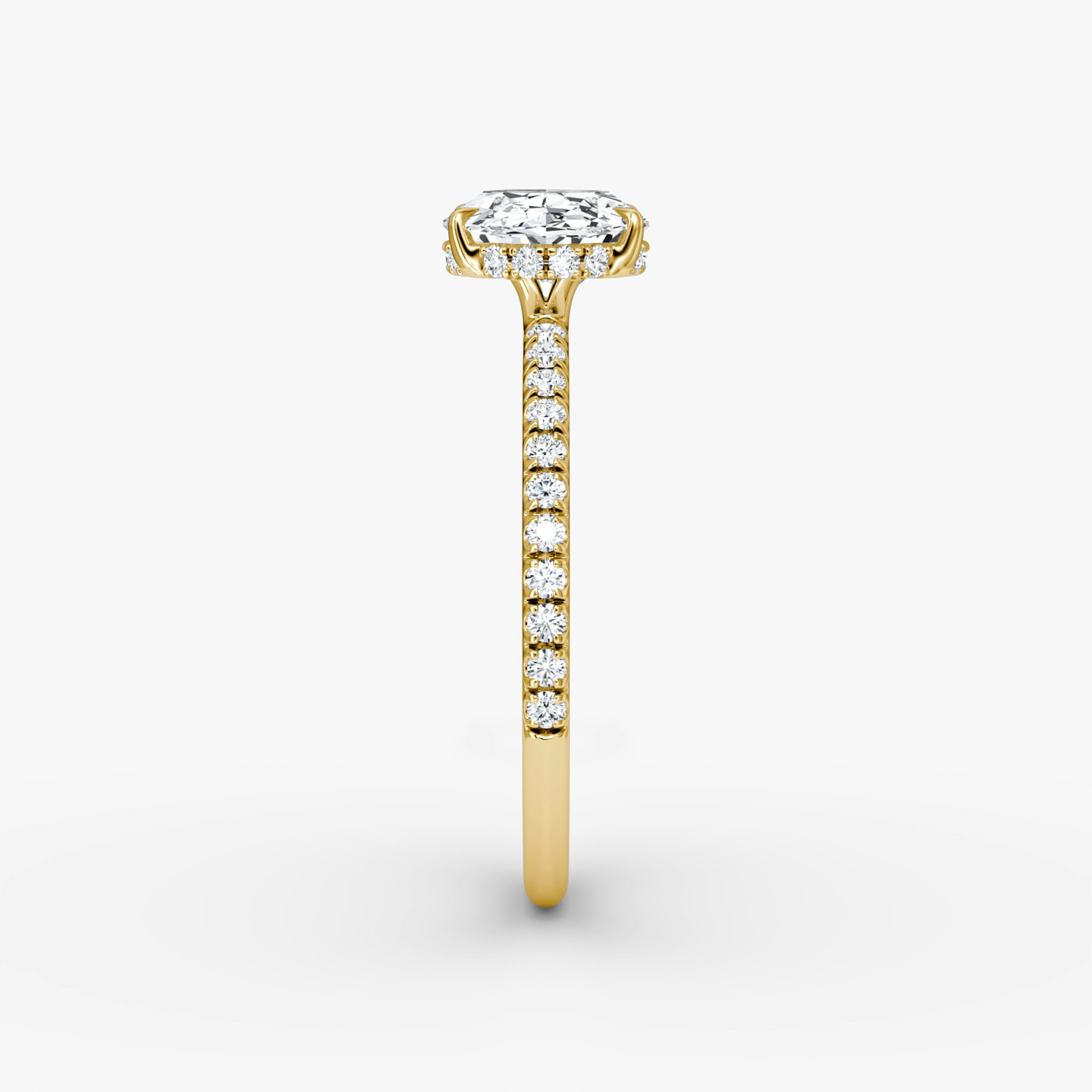 The Signature | Oval | 18k | Yellow Gold | bandAccent: Pavé | bandWidth: standard | diamondOrientation: horizontal | hiddenHalo: yes | caratWeight: other