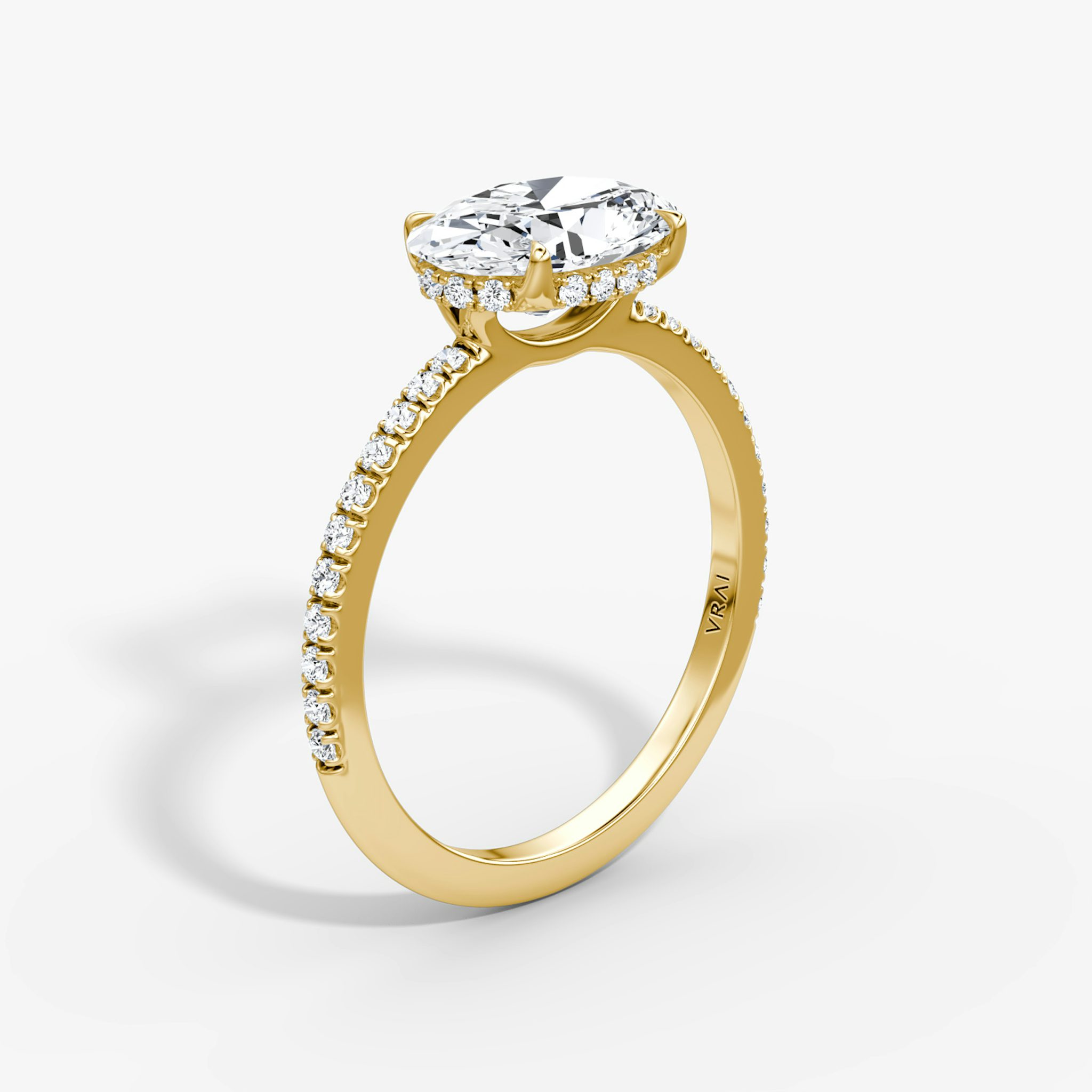 The Signature | Oval | 18k | Yellow Gold | bandAccent: Pavé | bandWidth: standard | diamondOrientation: horizontal | hiddenHalo: yes | caratWeight: other