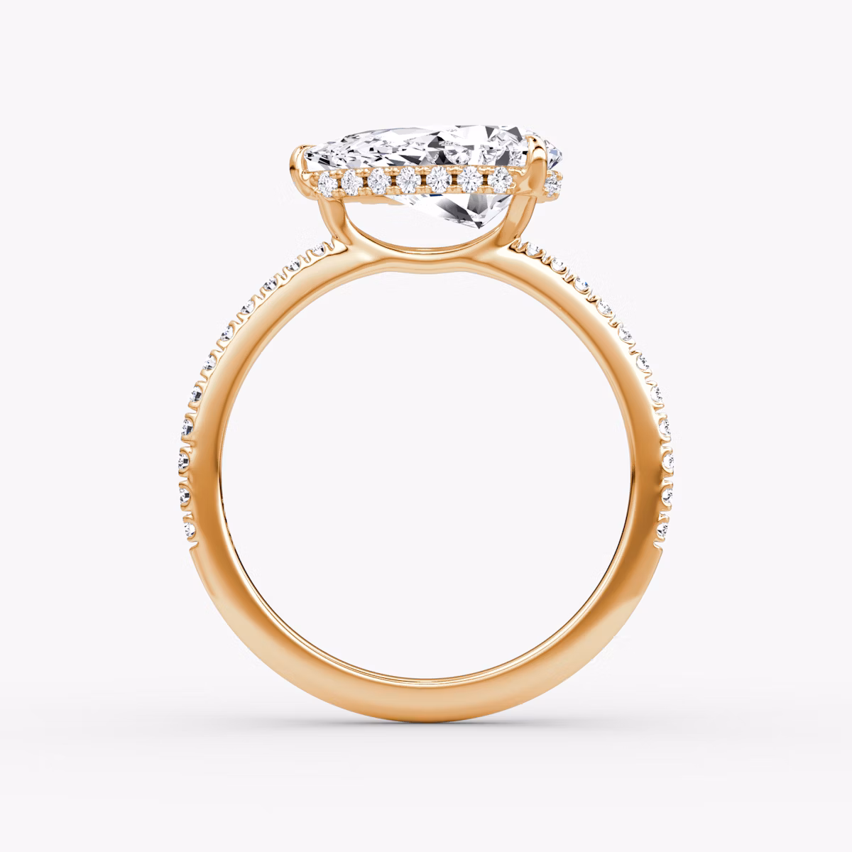 Anillo de compromiso Signature | Pera | 14k | Oro rosa | bandAccent: Pavé | bandWidth: standard | diamondOrientation: horizontal | hiddenHalo: yes | caratWeight: other