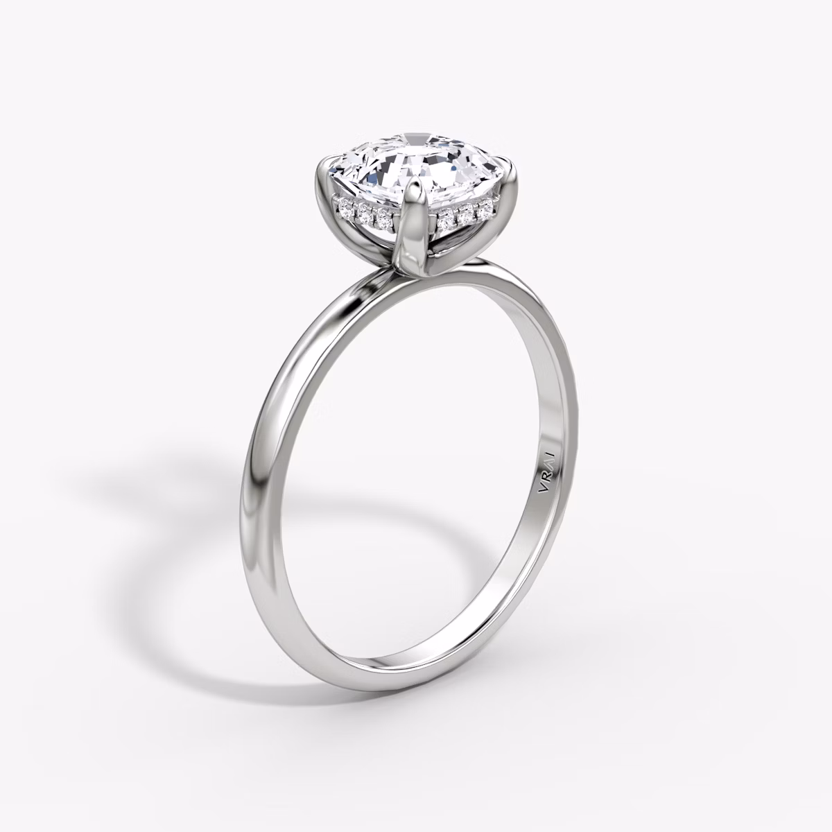 Classic Hidden Halo | Asscher | 18k | Weißgold | bandAccent: Ohne Pavé-Besatz | bandWidth: large | prongStyle: Ohne Pavé-Besatz | diamondOrientation: vertical | caratWeight: other