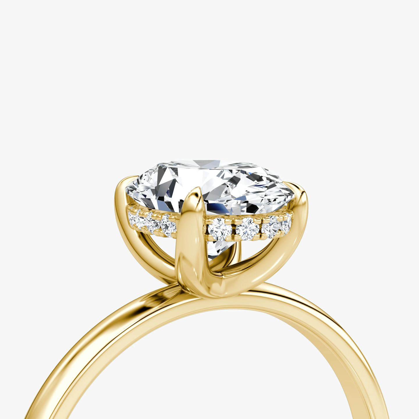 Anillo de compromiso Classic Hidden Halo | Oval | 18k | Oro amarillo | bandAccent: Simple | bandWidth: large | prongStyle: Simple | diamondOrientation: vertical | caratWeight: other