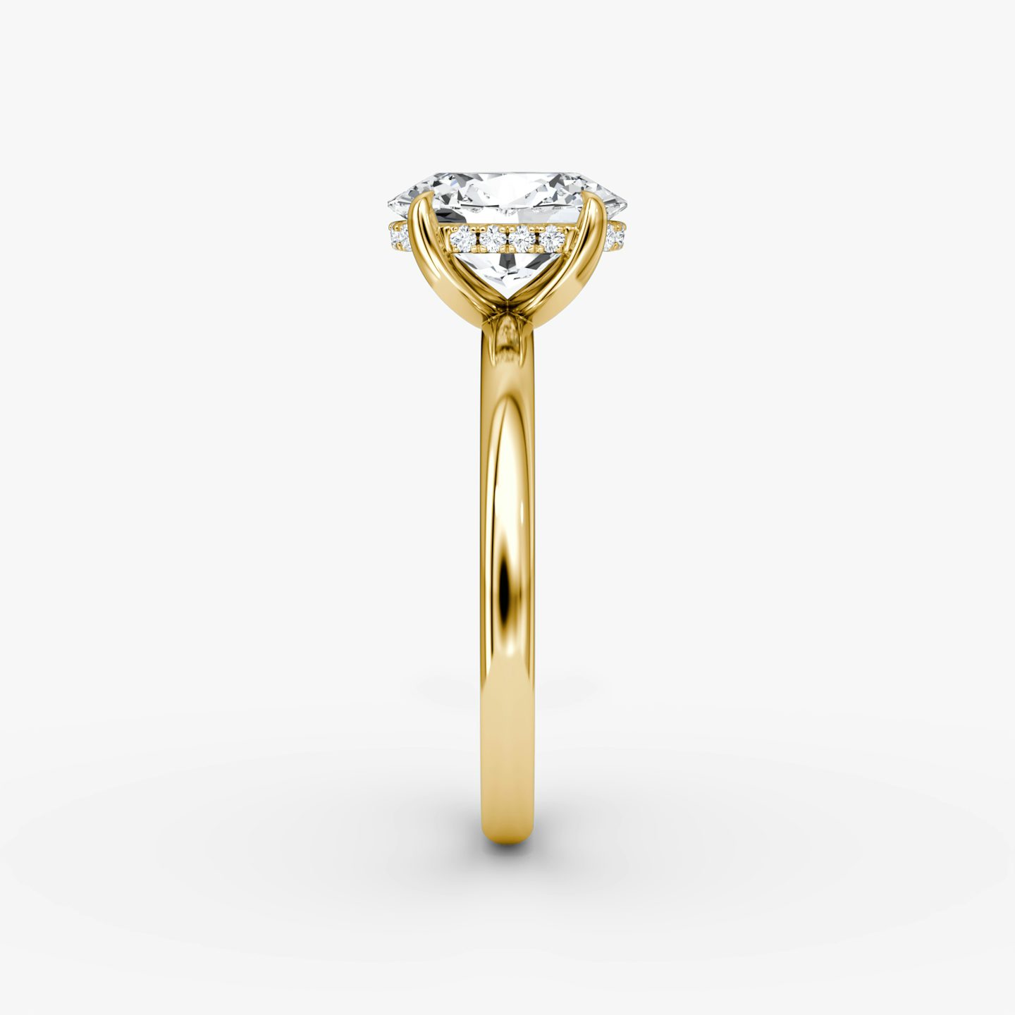 Anillo de compromiso Classic Hidden Halo | Oval | 18k | Oro amarillo | bandAccent: Simple | bandWidth: large | prongStyle: Simple | diamondOrientation: vertical | caratWeight: other