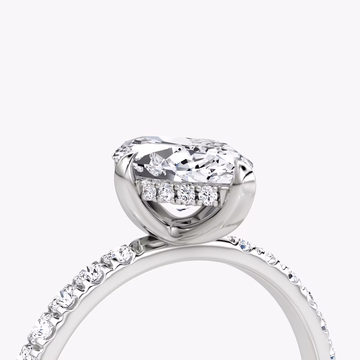 Classic Hidden Halo | Marquise | 18k | Weißgold | bandAccent: Mit Pavé-Besatz | bandWidth: large | prongStyle: Ohne Pavé-Besatz | diamondOrientation: vertical | caratWeight: other