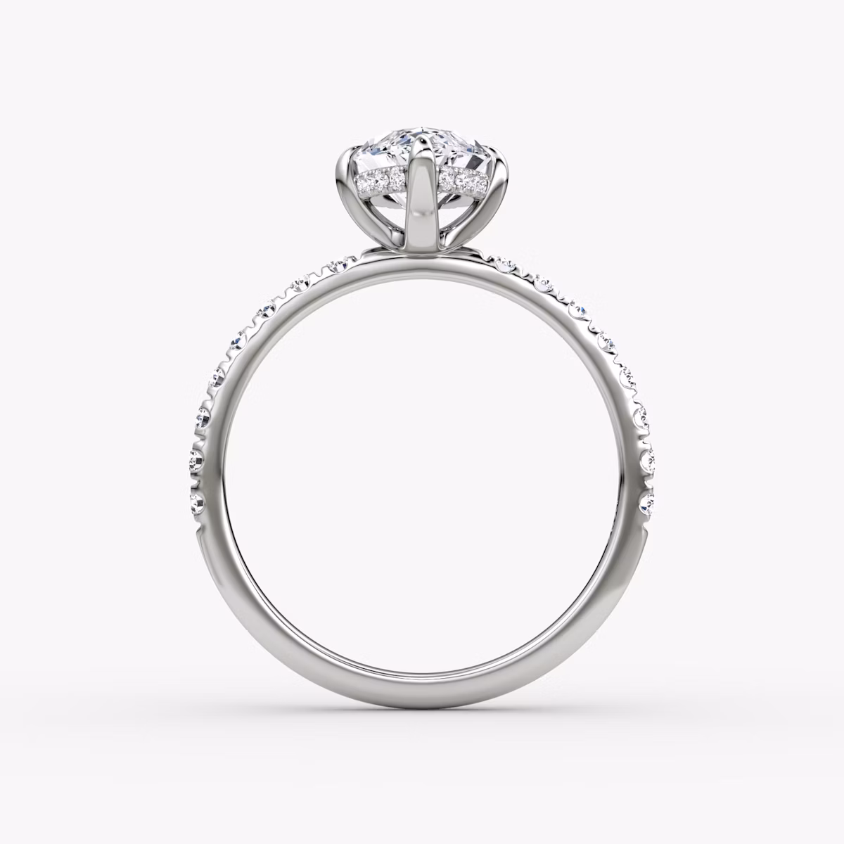 Classic Hidden Halo | Marquise | 18k | Weißgold | bandAccent: Mit Pavé-Besatz | bandWidth: large | prongStyle: Ohne Pavé-Besatz | diamondOrientation: vertical | caratWeight: other