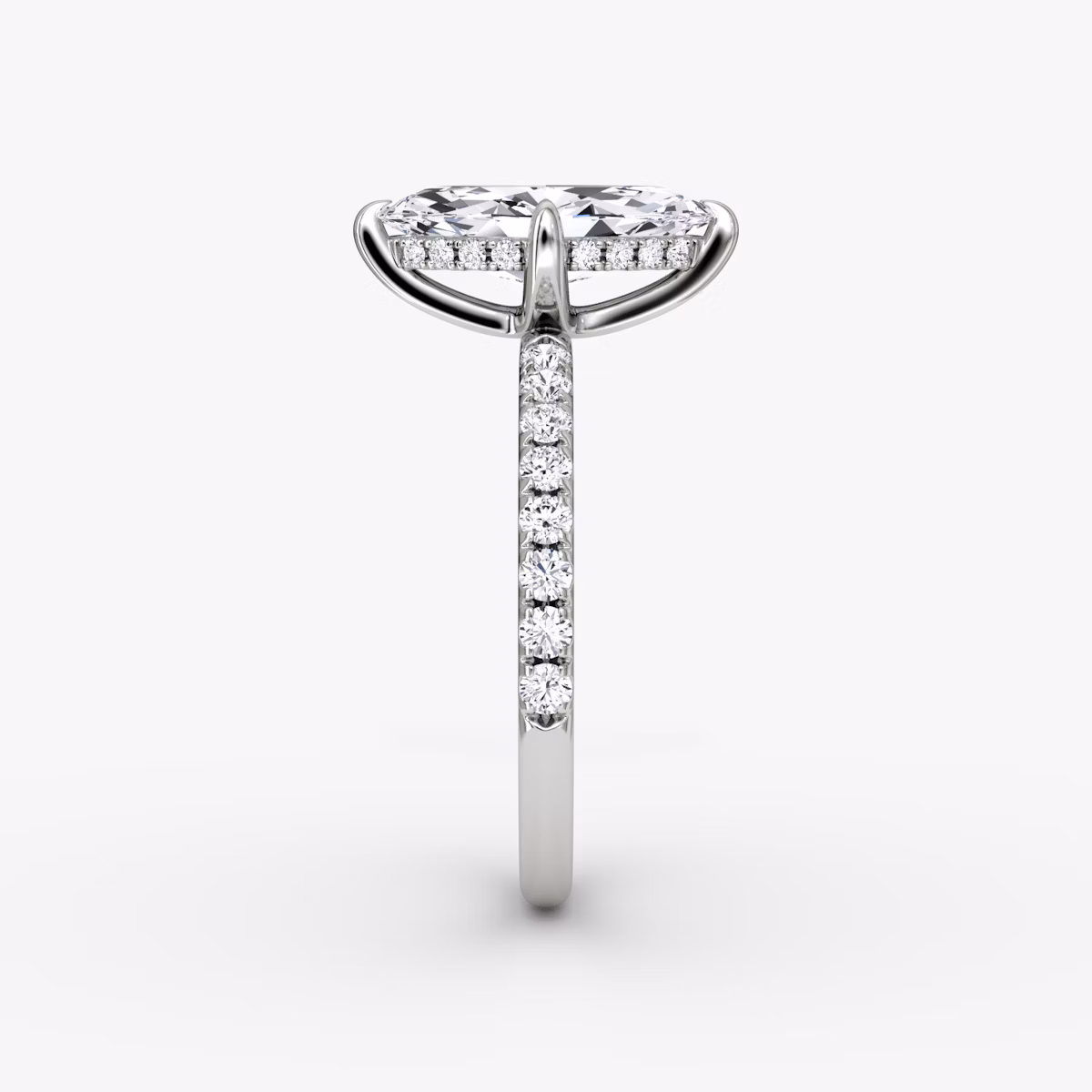 Classic Hidden Halo | Marquise | 18k | Weißgold | bandAccent: Mit Pavé-Besatz | bandWidth: large | prongStyle: Ohne Pavé-Besatz | diamondOrientation: vertical | caratWeight: other