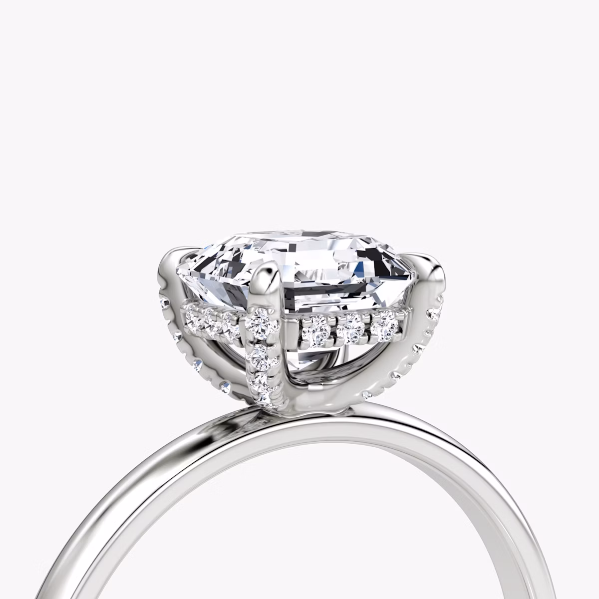 Classic Hidden Halo | Asscher | Platin | bandAccent: Ohne Pavé-Besatz | bandWidth: large | prongStyle: Mit Pavé-Besatz | diamondOrientation: vertical | caratWeight: other