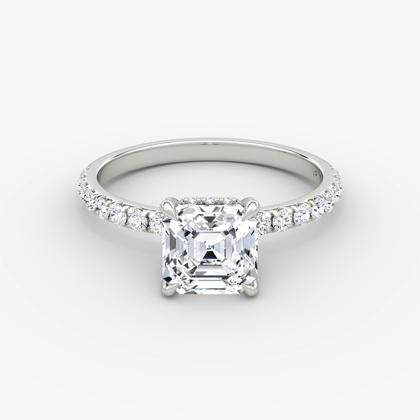 Anillo de compromiso Classic Hidden Halo | Asscher | 18k | Oro blanco | bandAccent: Pavé | bandWidth: large | prongStyle: Pavé | diamondOrientation: vertical | caratWeight: other