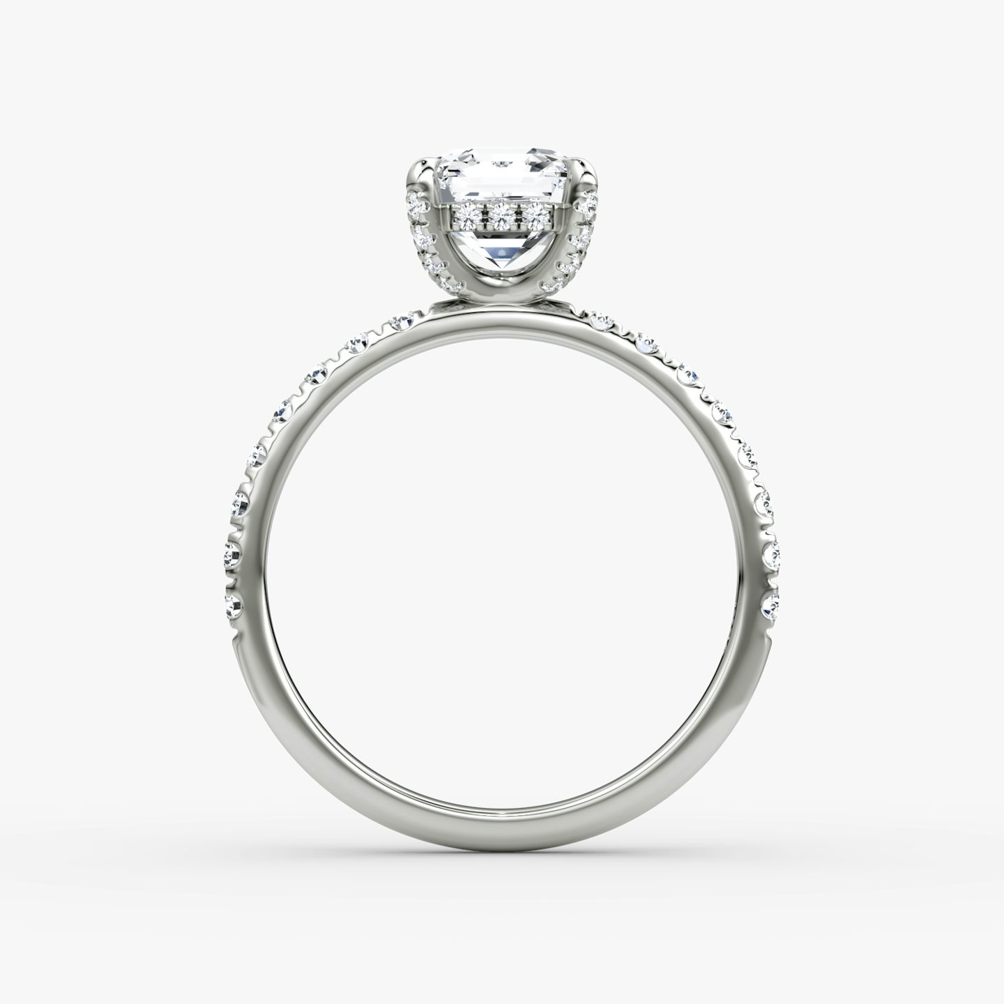 Anillo de compromiso Classic Hidden Halo | Asscher | 18k | Oro blanco | bandAccent: Pavé | bandWidth: large | prongStyle: Pavé | diamondOrientation: vertical | caratWeight: other