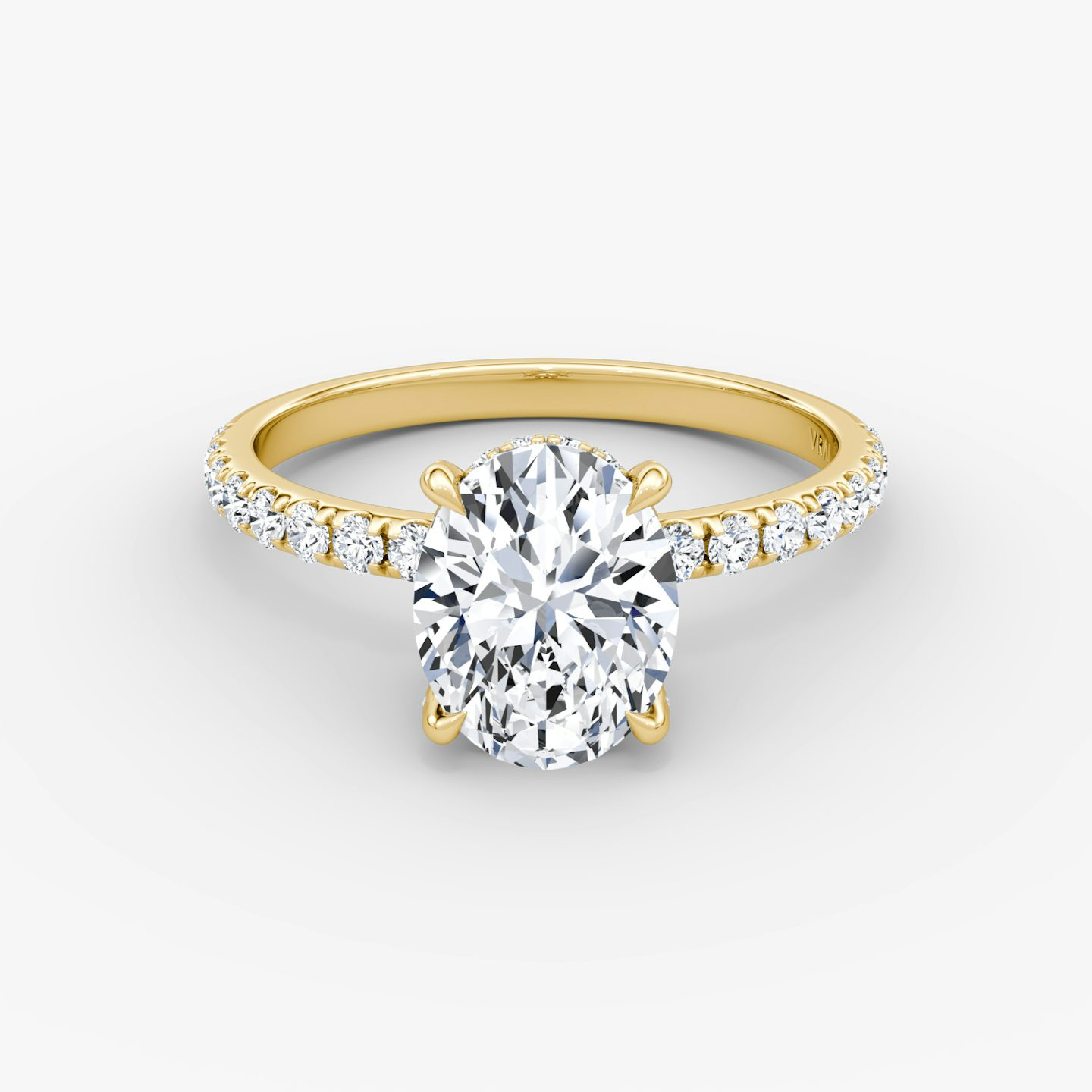 Anillo de compromiso Classic Hidden Halo | Oval | 18k | Oro amarillo | bandAccent: Pavé | bandWidth: large | prongStyle: Pavé | diamondOrientation: vertical | caratWeight: other