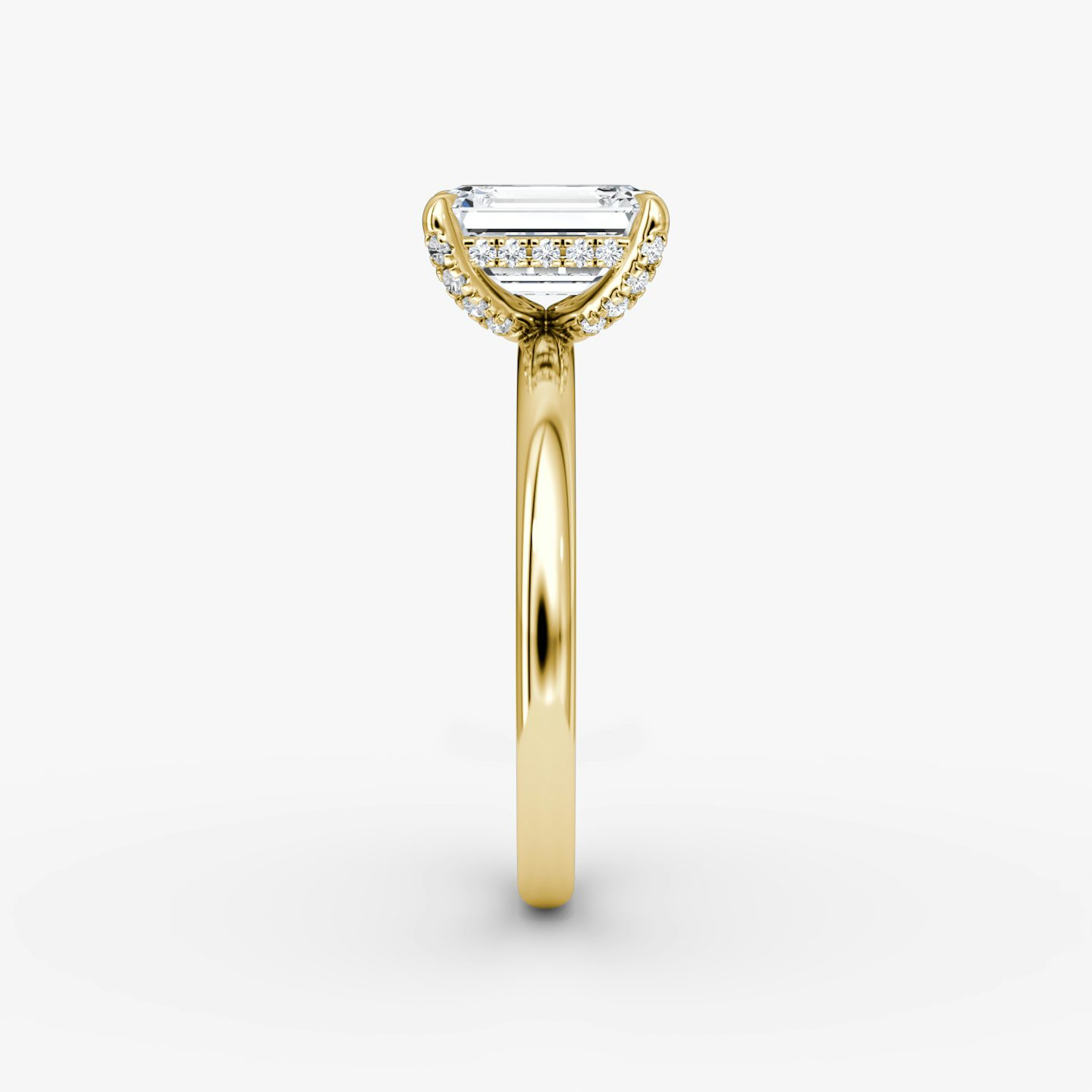Classic Hidden Halo | Emerald | 18k | Gelbgold | bandAccent: Ohne Pavé-Besatz | bandWidth: large | prongStyle: Mit Pavé-Besatz | diamondOrientation: vertical | caratWeight: other