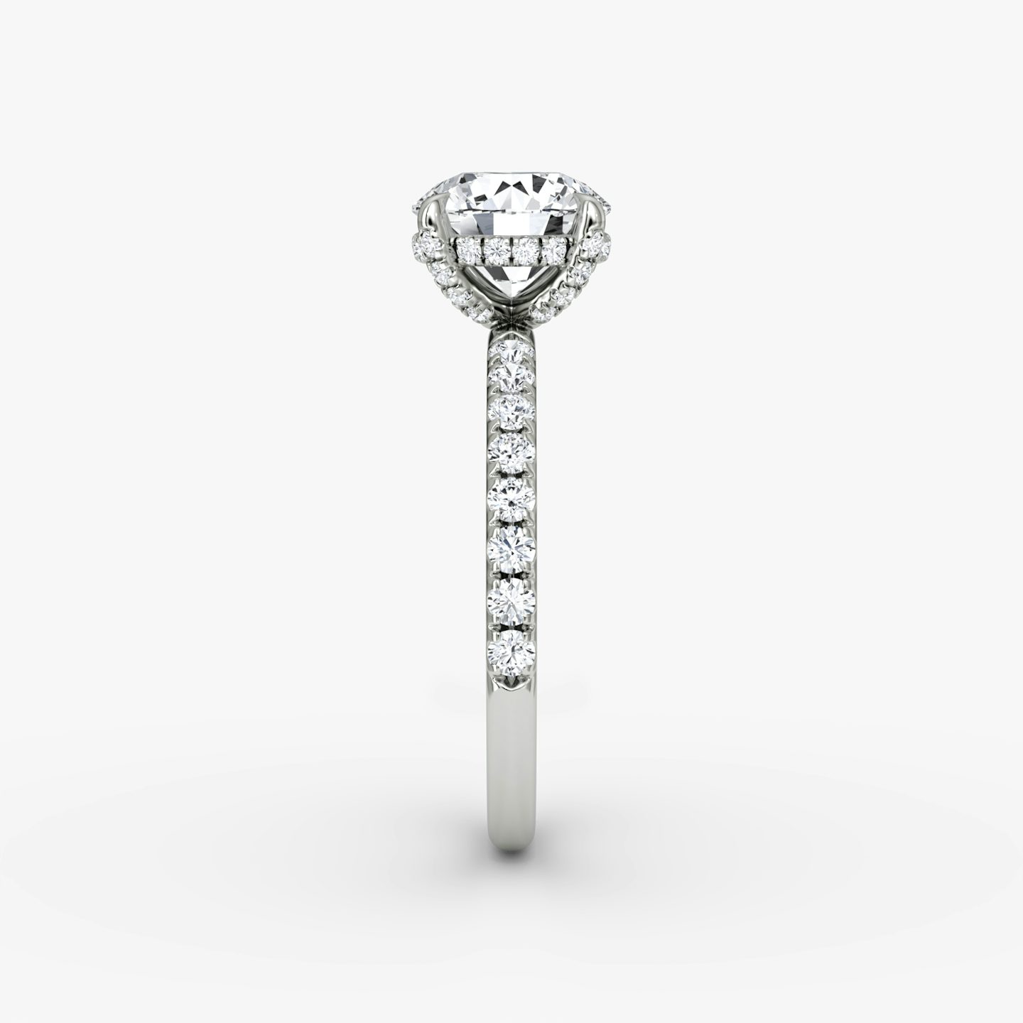 Anillo de compromiso Classic Hidden Halo | Brillante | Platino | bandAccent: Pavé | bandWidth: large | caratWeight: 1.5ct | prongStyle: Pavé | diamondOrientation: vertical
