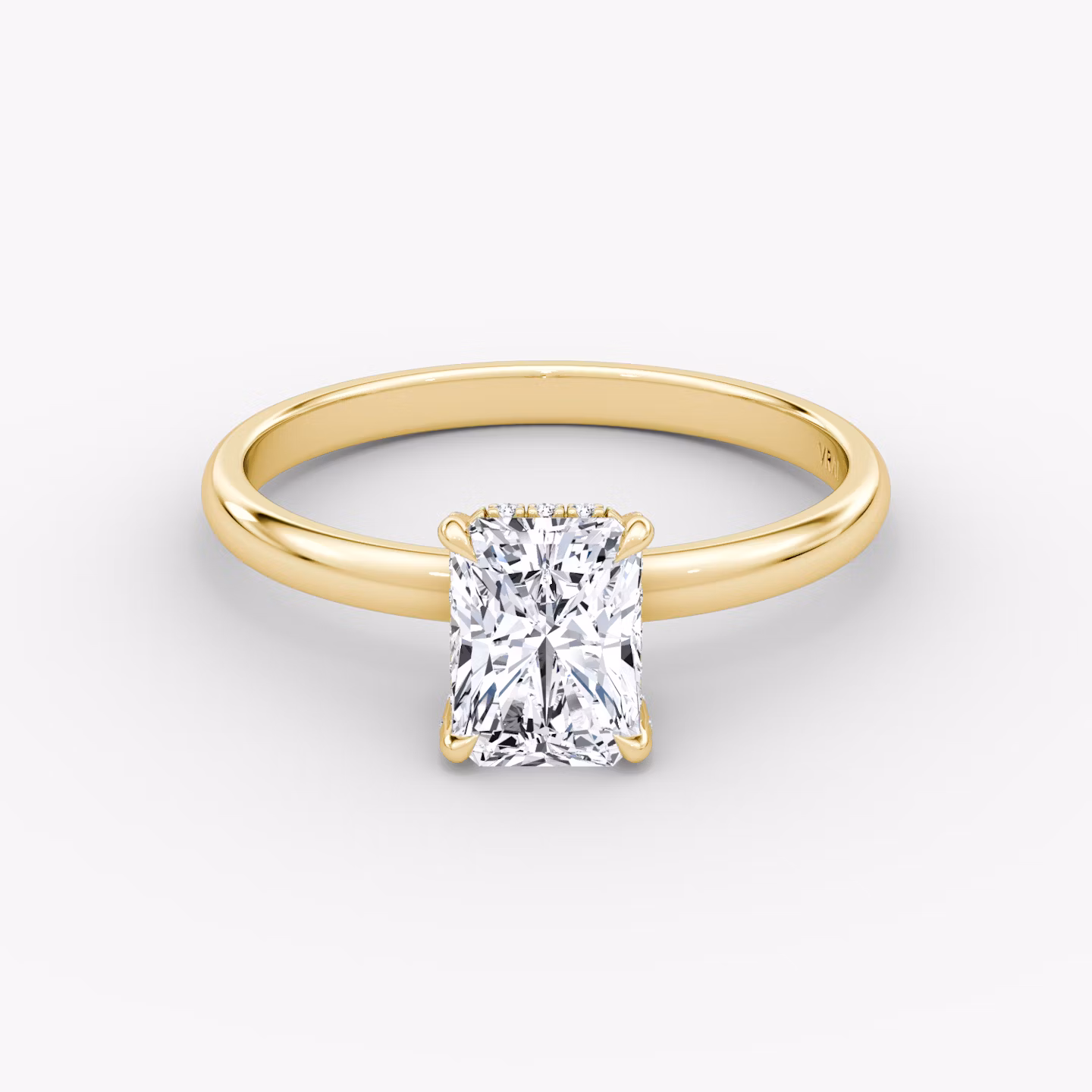 Anillo de compromiso Classic Hidden Halo | Radiante | 18k | Oro amarillo | bandAccent: Simple | bandWidth: large | prongStyle: Pavé | diamondOrientation: vertical | caratWeight: other