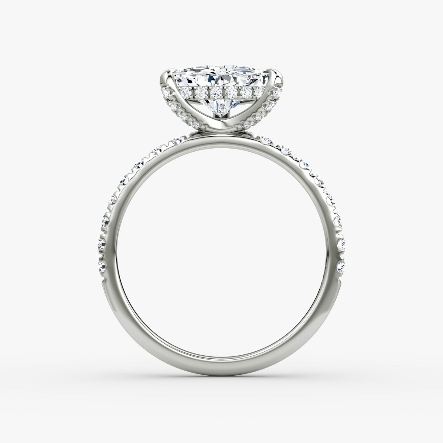 Classic Hidden Halo | Trillant | Platin | bandAccent: Mit Pavé-Besatz | bandWidth: large | prongStyle: Mit Pavé-Besatz | diamondOrientation: vertical | caratWeight: other