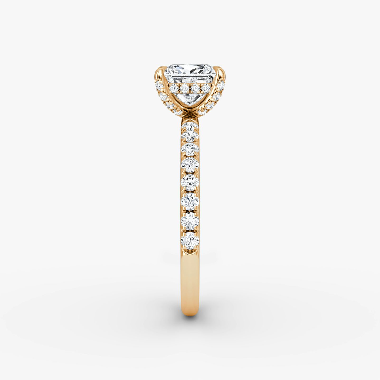 Anillo de compromiso Classic Hidden Halo | Princesa | 14k | Oro rosa | bandAccent: Pavé | bandWidth: large | prongStyle: Pavé | diamondOrientation: vertical | caratWeight: other