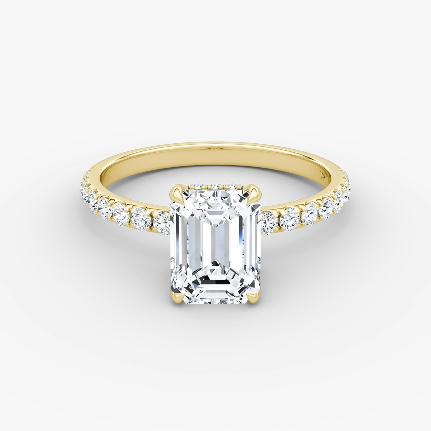Classic Hidden Halo | Emerald | 18k | Gelbgold | bandAccent: Mit Pavé-Besatz | bandWidth: large | prongStyle: Ohne Pavé-Besatz | diamondOrientation: vertical | caratWeight: other