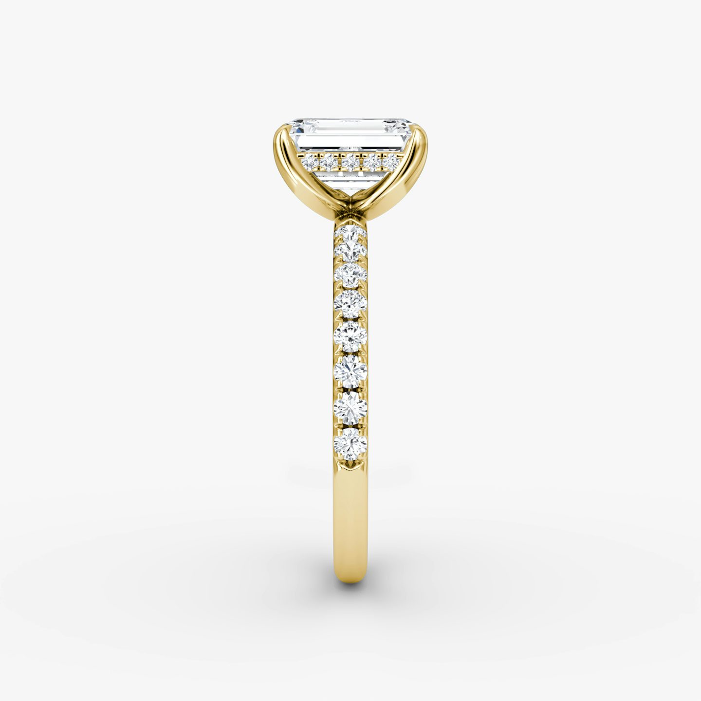 Classic Hidden Halo | Emerald | 18k | Gelbgold | bandAccent: Mit Pavé-Besatz | bandWidth: large | prongStyle: Ohne Pavé-Besatz | diamondOrientation: vertical | caratWeight: other