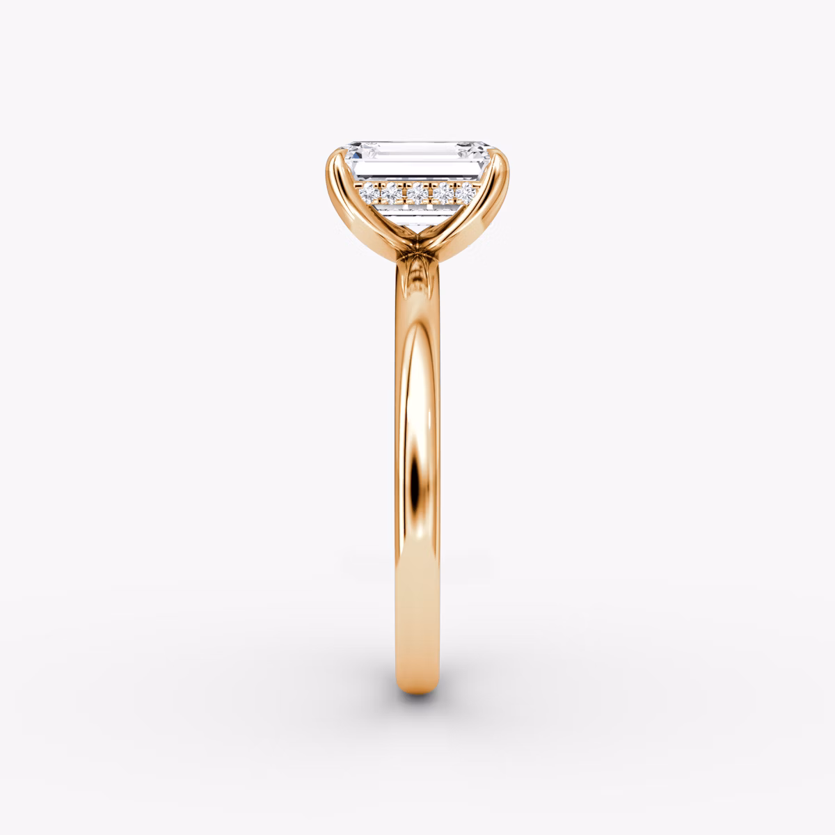 Classic Hidden Halo | Emerald | 14k | Roségold | bandAccent: Ohne Pavé-Besatz | bandWidth: large | prongStyle: Ohne Pavé-Besatz | diamondOrientation: vertical | caratWeight: other