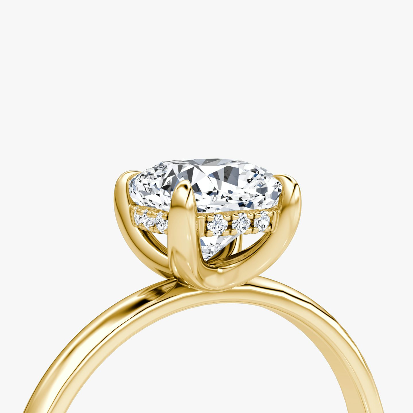 Classic Hidden Halo | Cushion | 18k | Gelbgold | bandAccent: Ohne Pavé-Besatz | bandWidth: large | prongStyle: Ohne Pavé-Besatz | diamondOrientation: vertical | caratWeight: other
