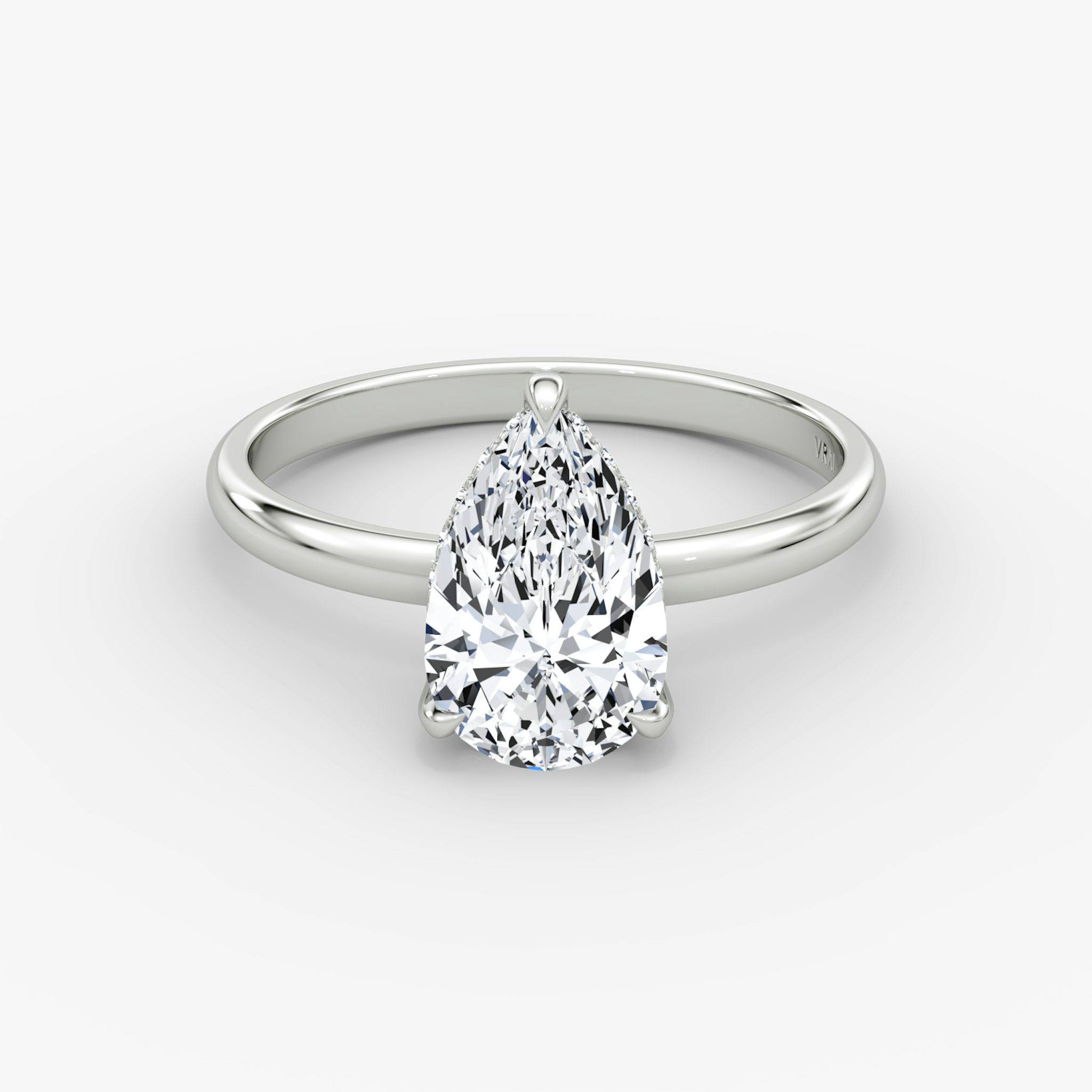 Classic Hidden Halo | Tropfen | Platin | bandAccent: Ohne Pavé-Besatz | bandWidth: large | prongStyle: Ohne Pavé-Besatz | diamondOrientation: vertical | caratWeight: other