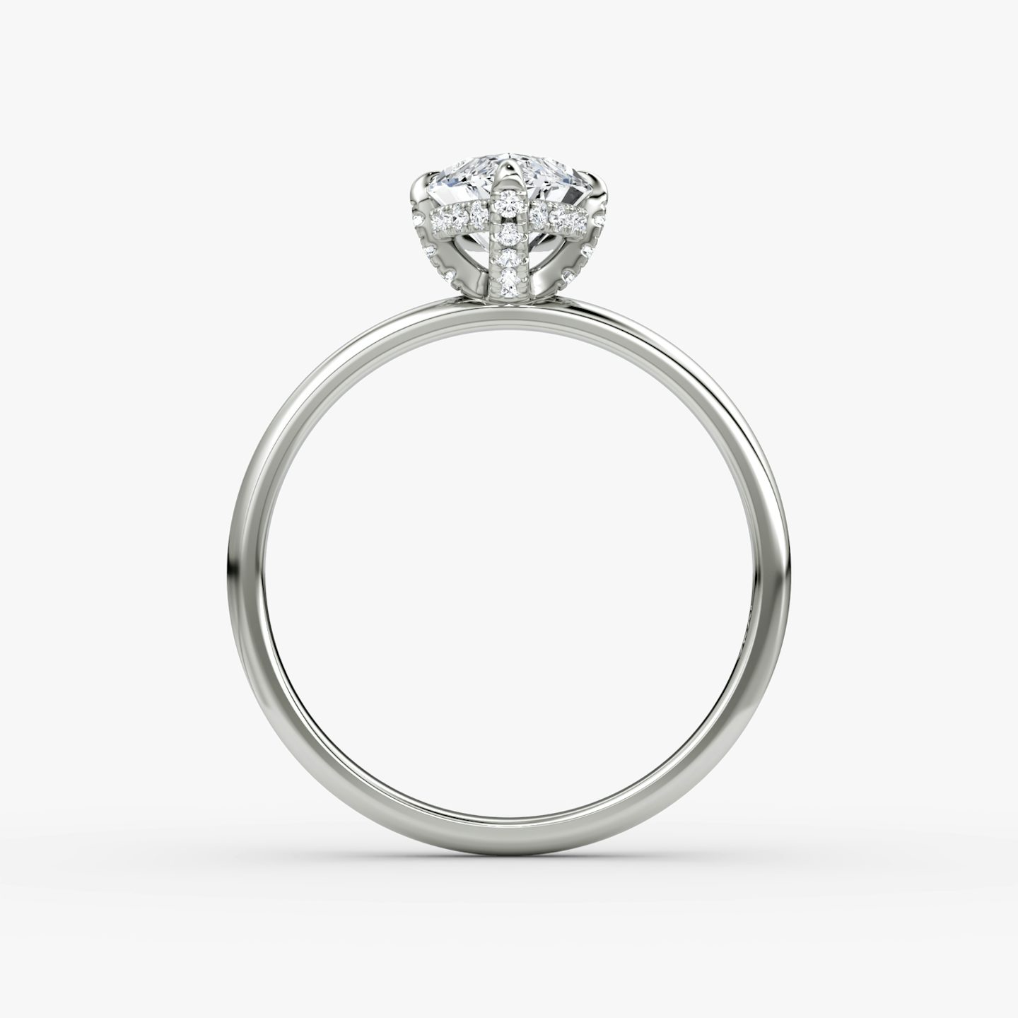 Classic Hidden Halo | Marquise | 18k | Weißgold | bandAccent: Ohne Pavé-Besatz | bandWidth: large | prongStyle: Mit Pavé-Besatz | diamondOrientation: vertical | caratWeight: other