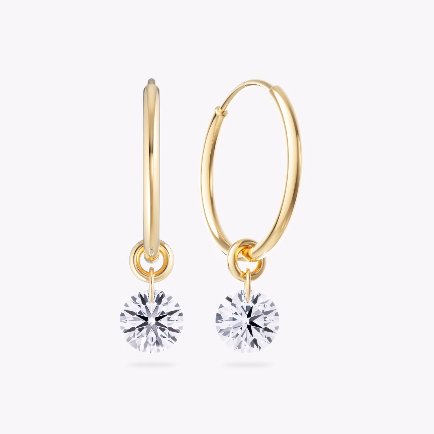 Pendiente de Aro Floating Solitaire Huggie