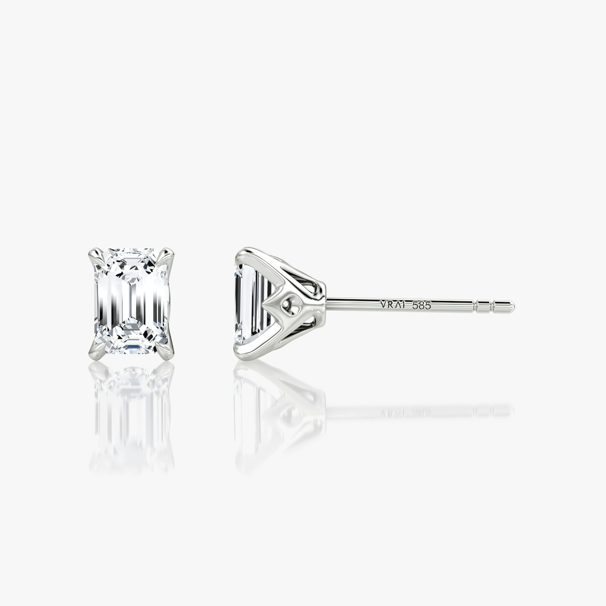 VRAI Martini Stud | Emerald | 14k | White Gold | caratWeight: 0.50ct