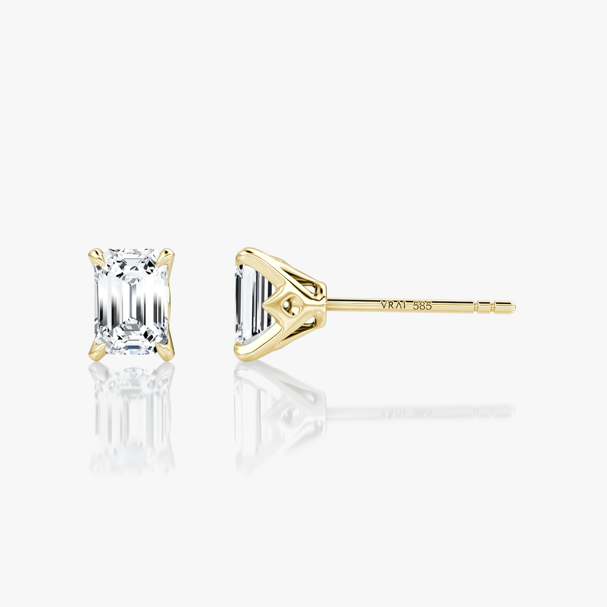 VRAI Martini Stud | Emerald | 14k | Yellow Gold | caratWeight: 0.50ct