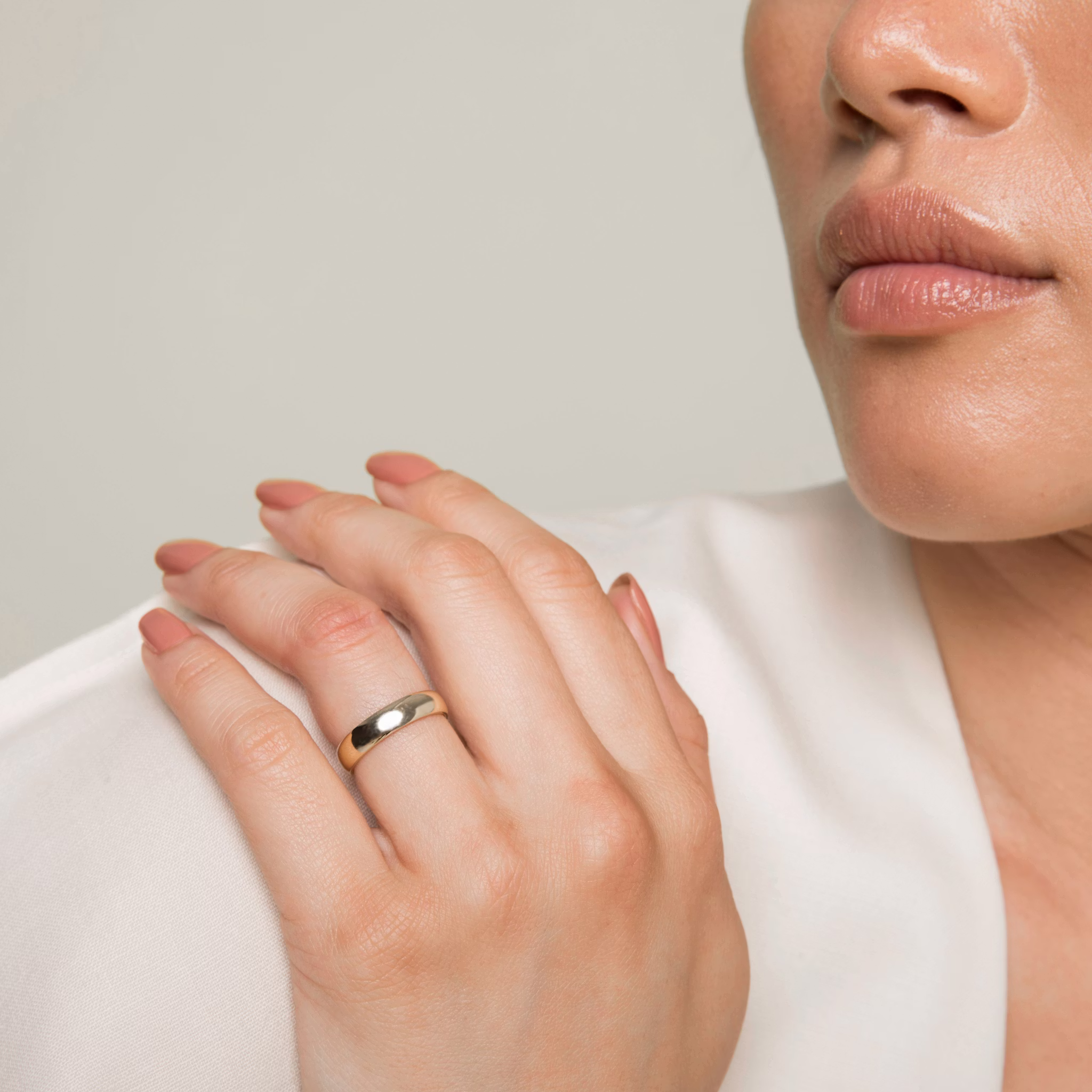 The Round | Platinum | bandAccent: Plain | bandWidth: 6mm