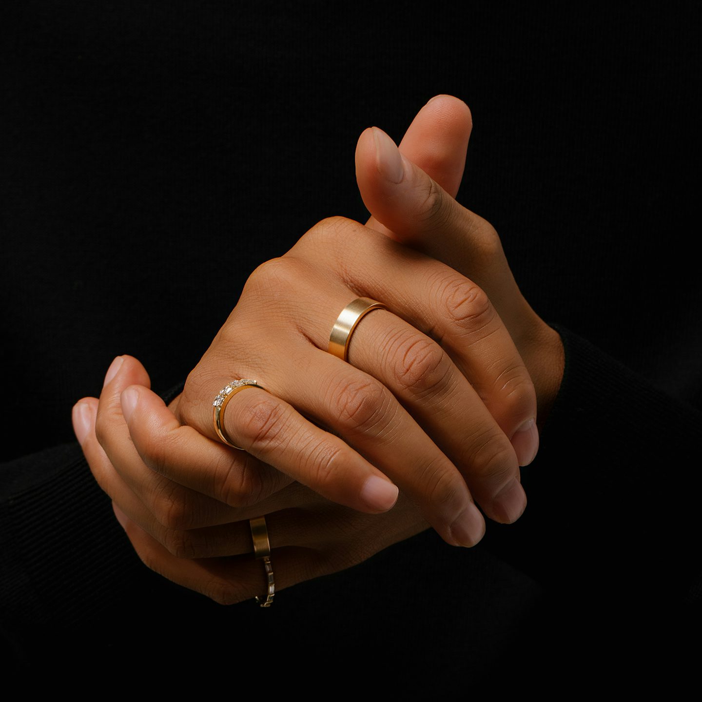 Brushed Flat Band | 18k | Yellow Gold | bandWidth: 2mm