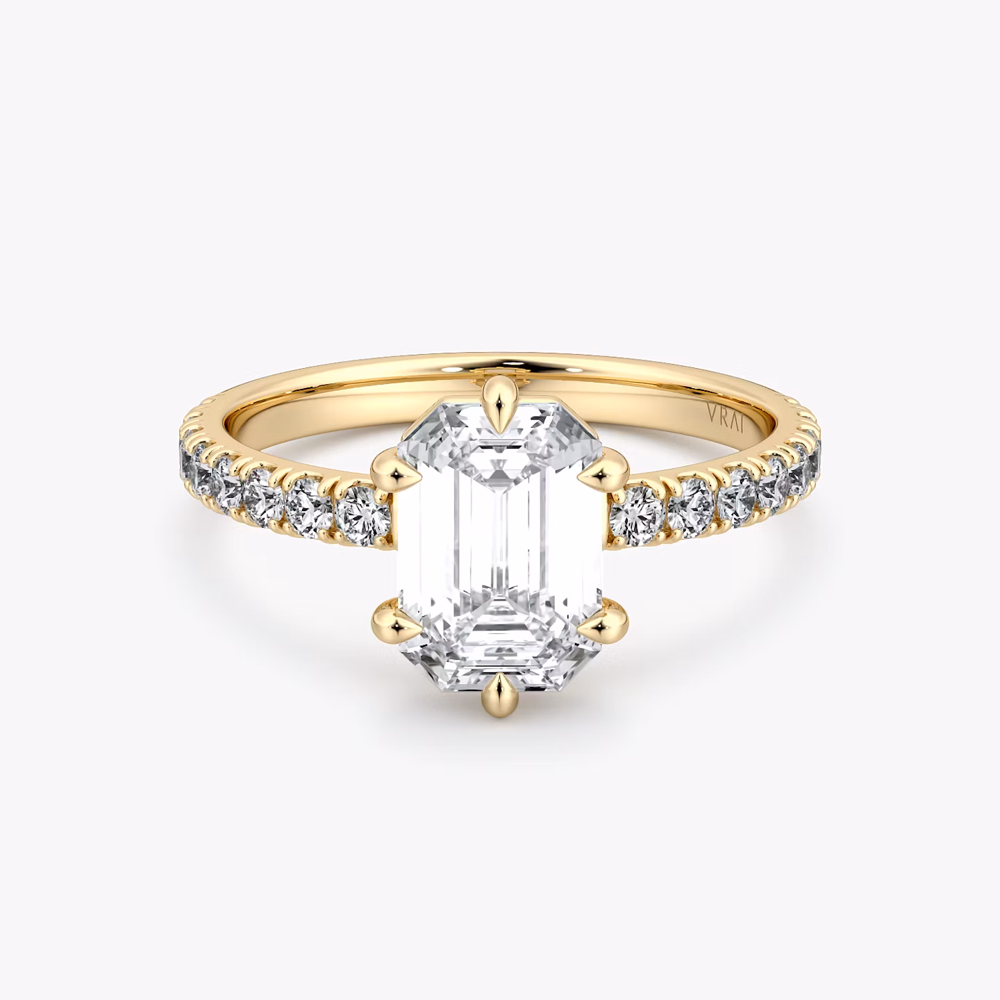 The Signature 6 Prong | Emerald | 18k | Yellow Gold | bandAccent: Pavé | bandWidth: large | hiddenHalo: no | diamondOrientation: vertical | caratWeight: other
