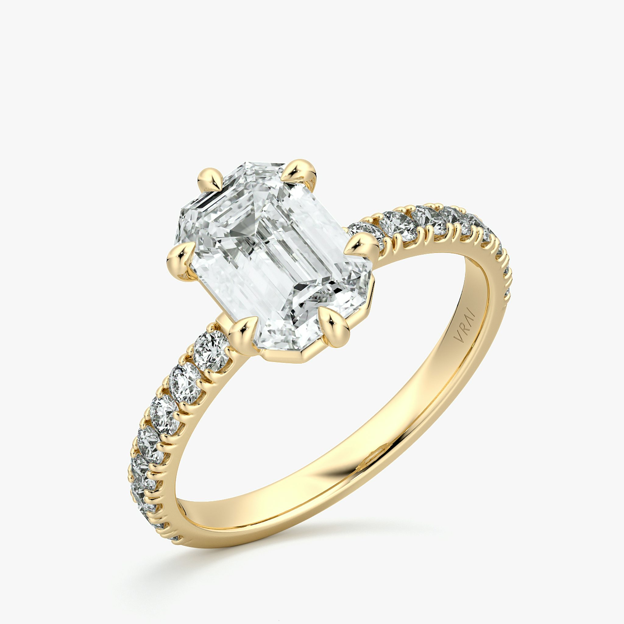 The Signature 6 Prong | Emerald | 18k | Yellow Gold | bandAccent: Pavé | bandWidth: large | hiddenHalo: no | diamondOrientation: vertical | caratWeight: other