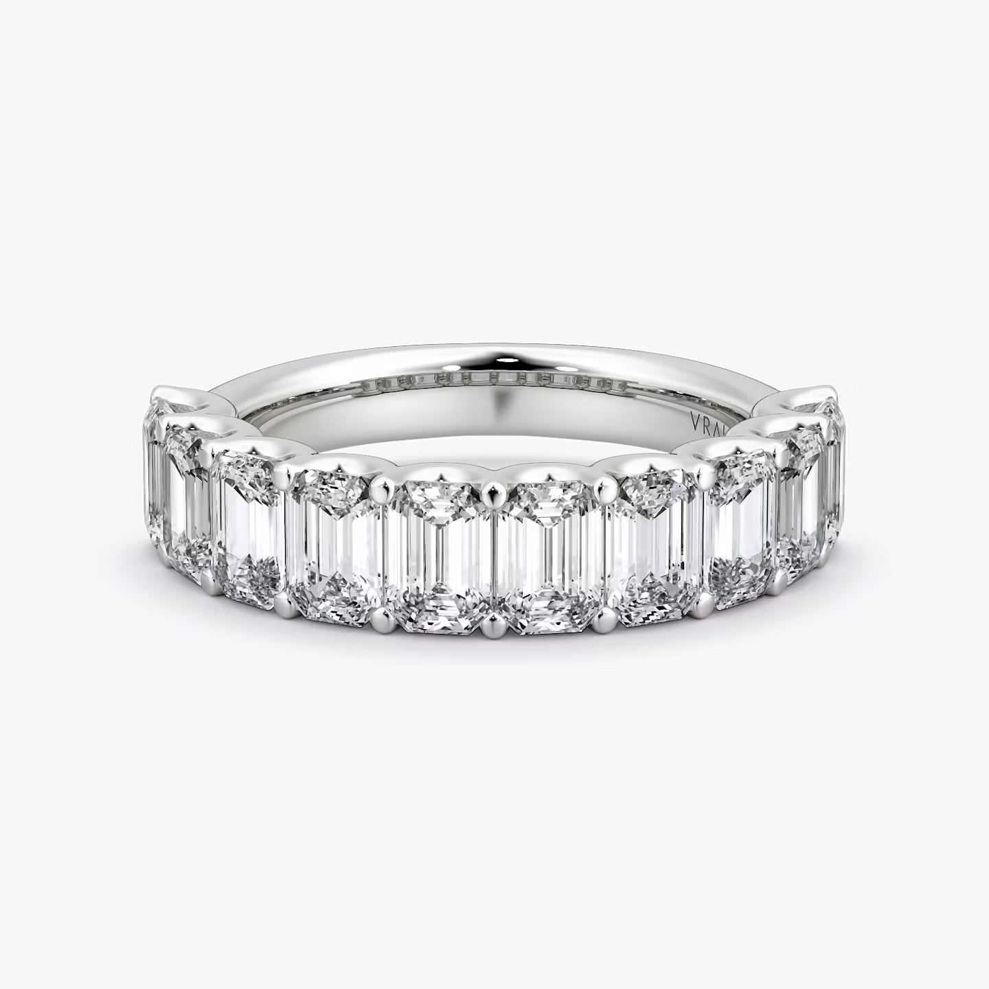 Anillo Eternity  | Esmeralda | Platino | bandStyle: half | caratWeight: 2.5ct