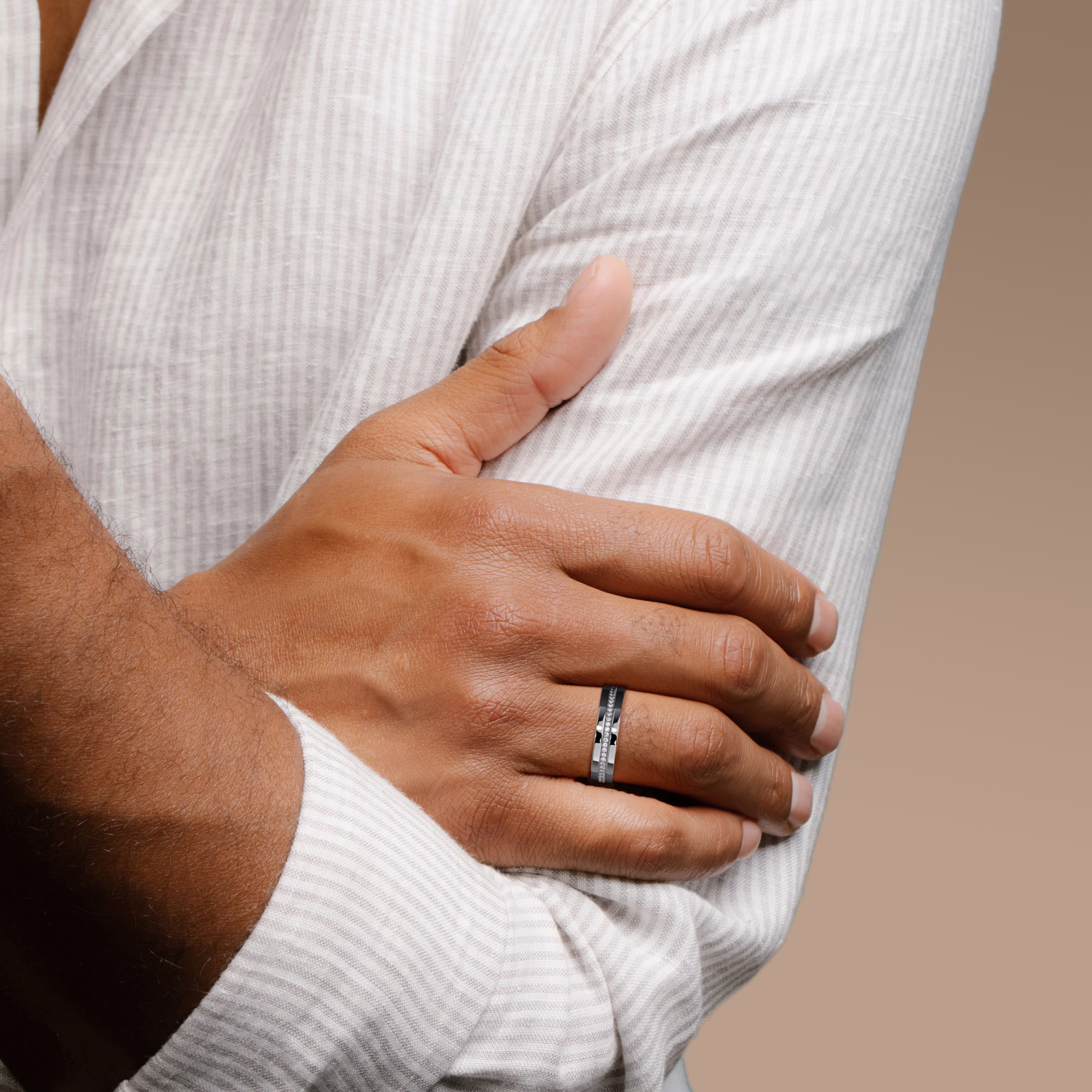 The Pavé Cigar Band | 18k | White Gold | bandAccent: Pavé | paveVersion: center