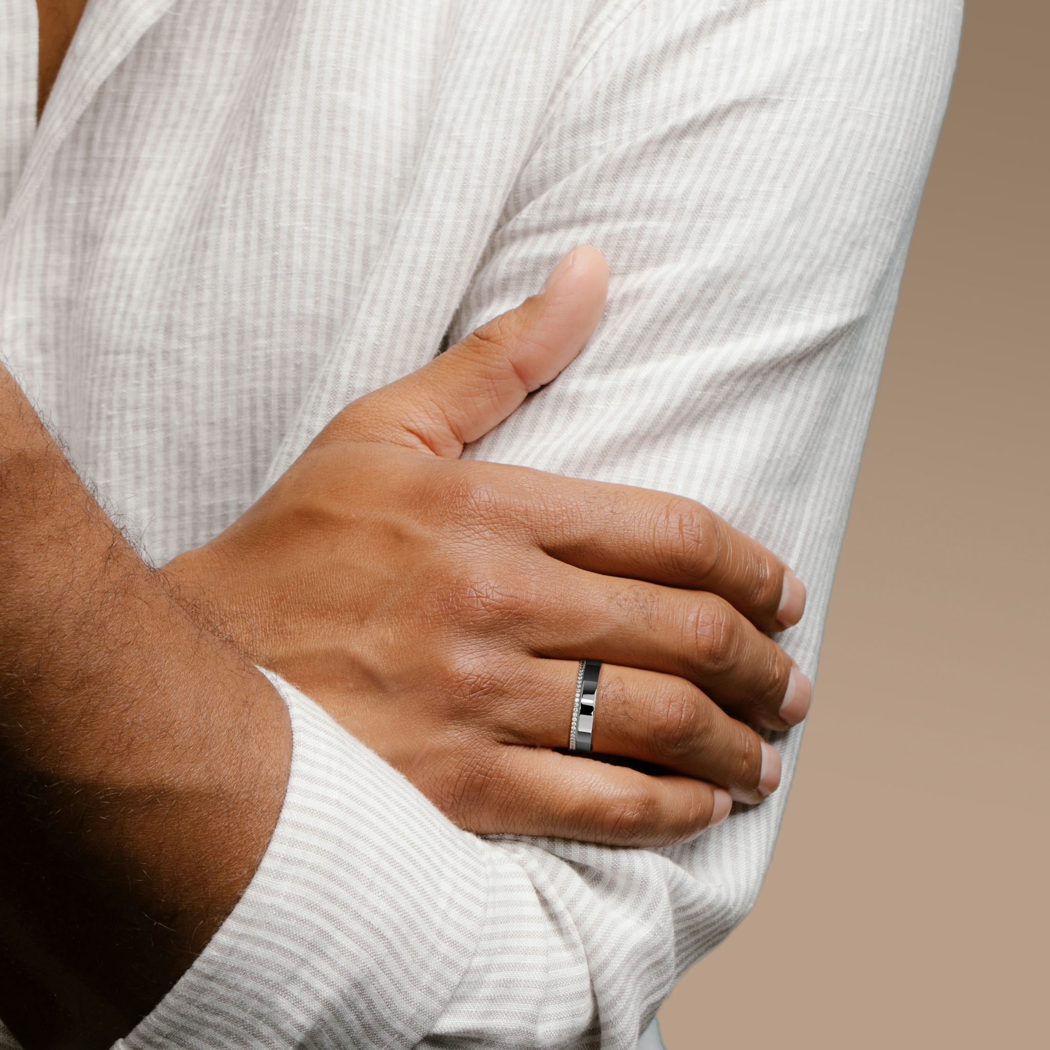 The Pavé Cigar Band | 18k | White Gold | bandAccent: Pavé | paveVersion: single