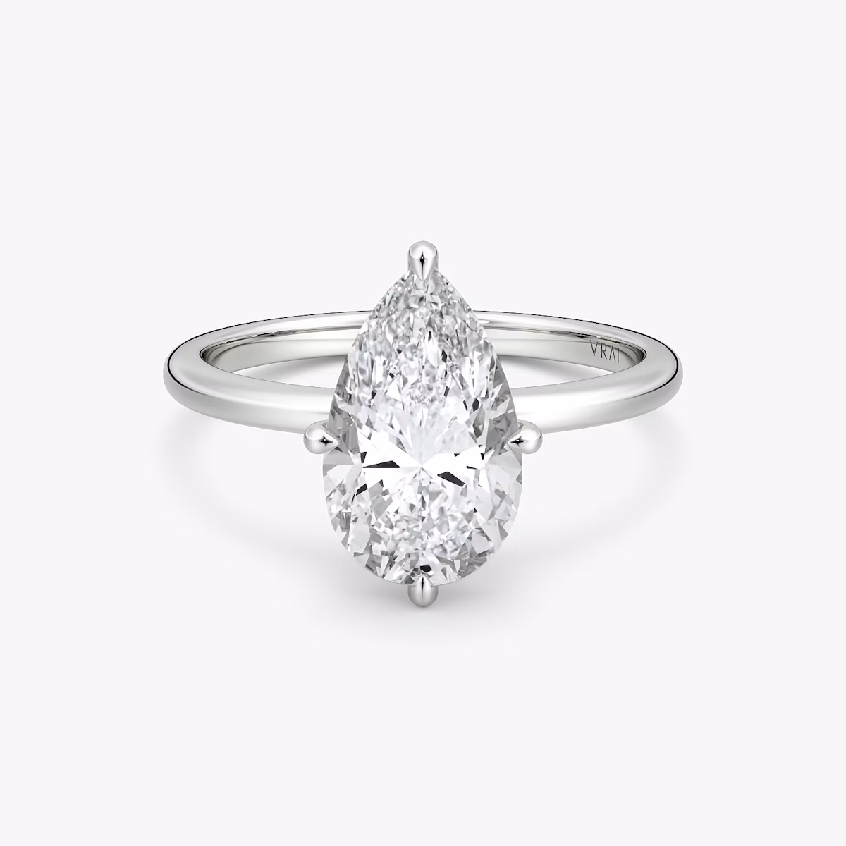 Anillo de compromiso Compass | Pera | 18k | Oro blanco | bandAccent: Simple | diamondOrientation: vertical | caratWeight: other