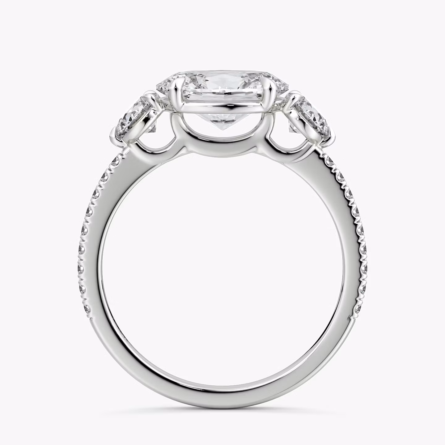 Bague de fiançailles Three Stone | Ovale | 18k | Or blanc | bandAccent: Pavé | diamondOrientation: horizontal | sideStoneCarat: 0.25ct | sideStoneShape: Rond Brillant | caratWeight: other