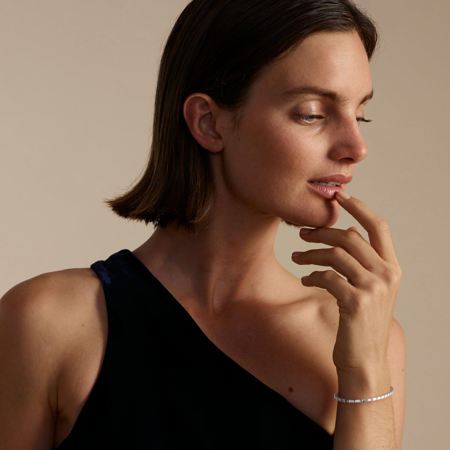 Baguette Tennis Bracelet | Baguette | 14k | White Gold | diamondSize: medium | chainLength: 7