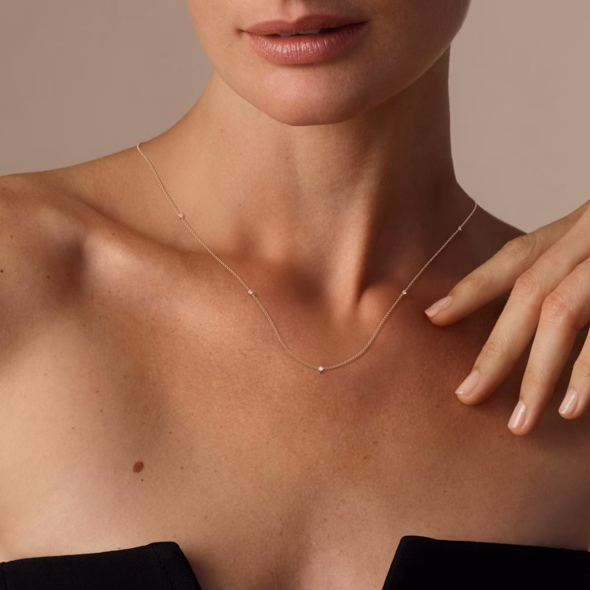 Tiny Station Necklace | Round Brilliant | 14k | Yellow Gold | chainLength: 16-18